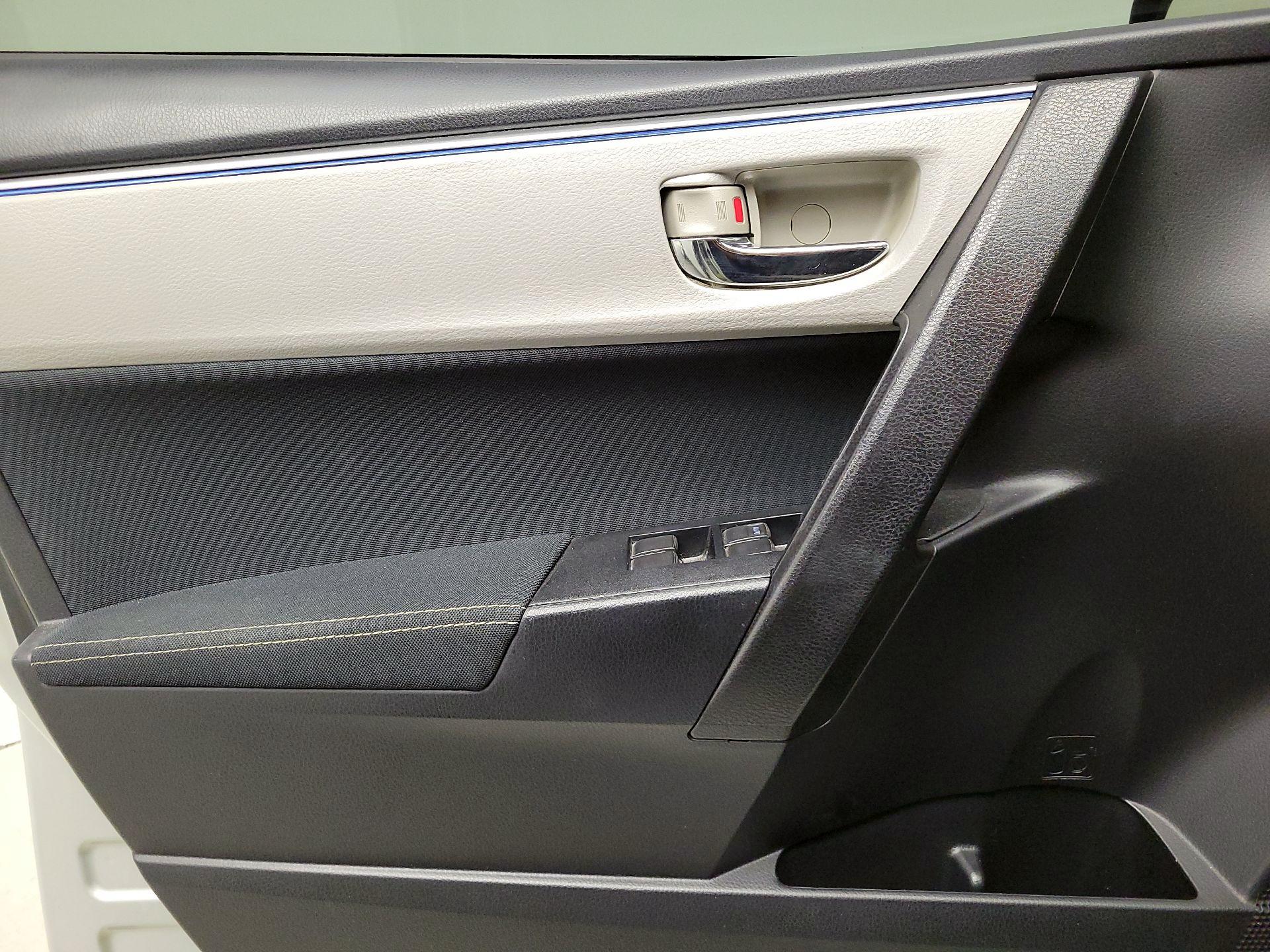 Thumbnail: 2015 Toyota Corolla - 12