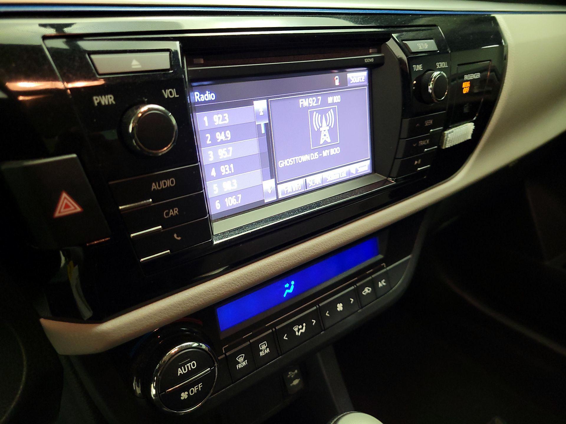 Thumbnail: 2015 Toyota Corolla - 15