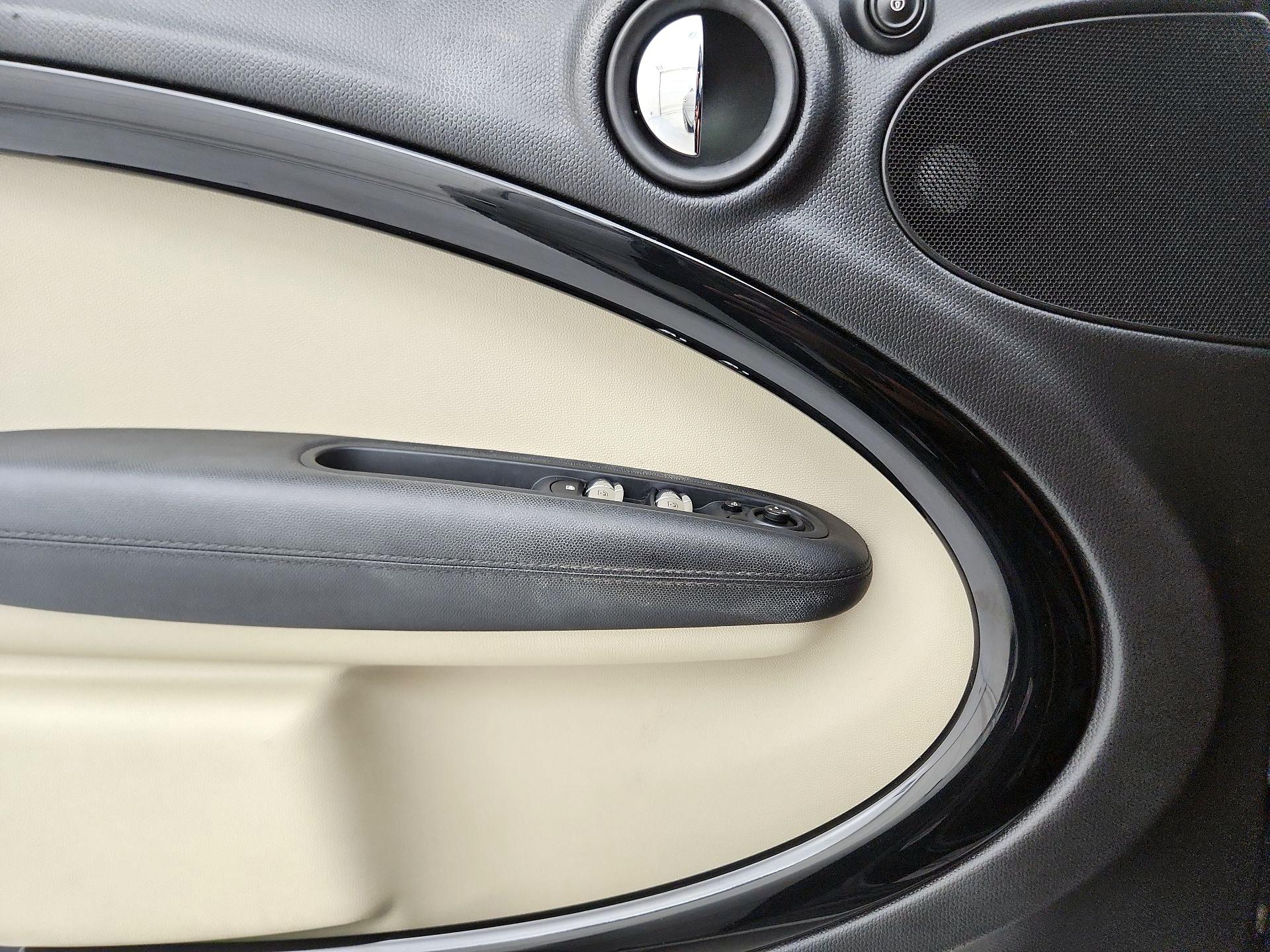 Thumbnail: 2016 MINI Cooper Countryman - 12