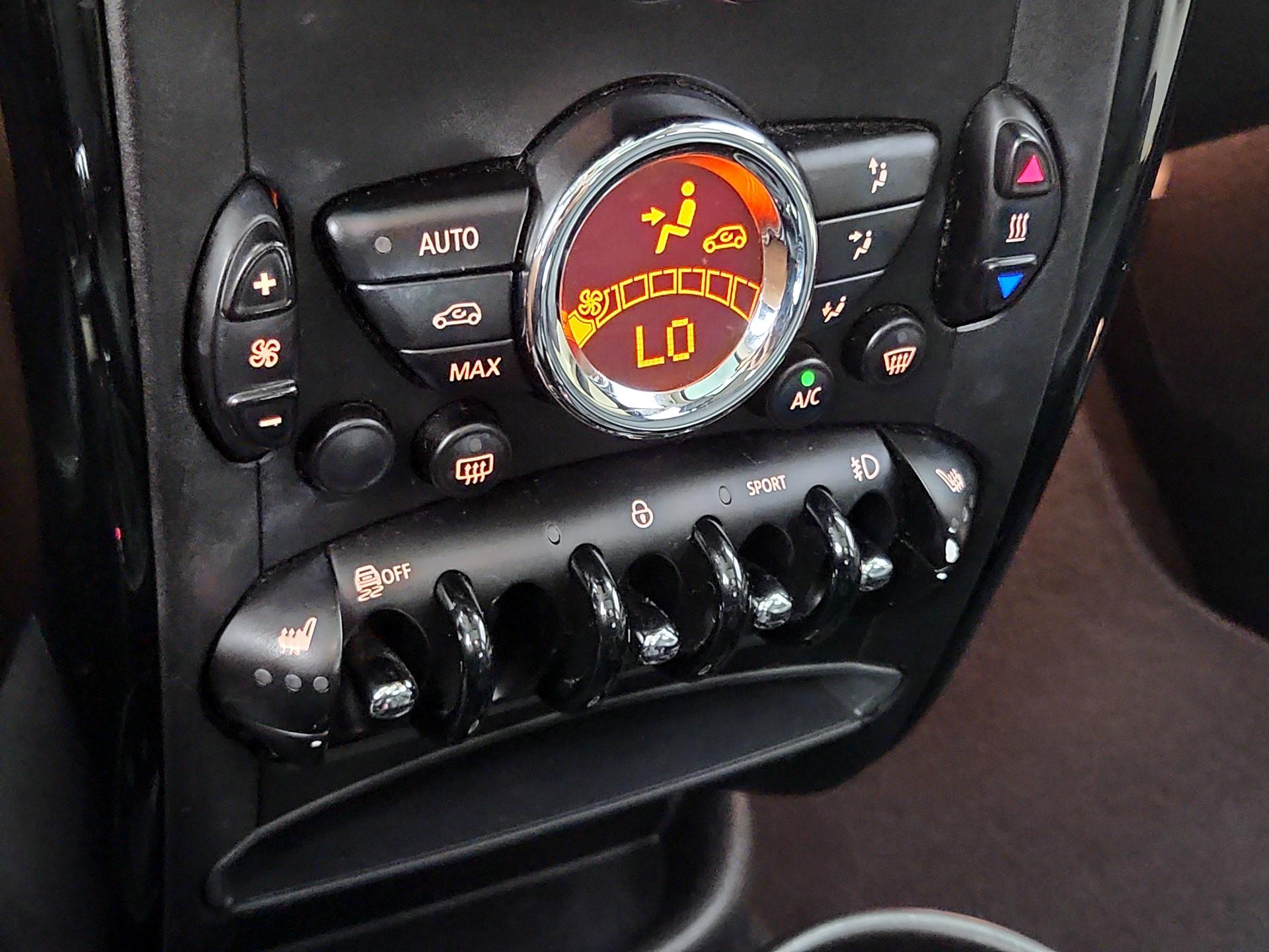 Thumbnail: 2016 MINI Cooper Countryman - 15