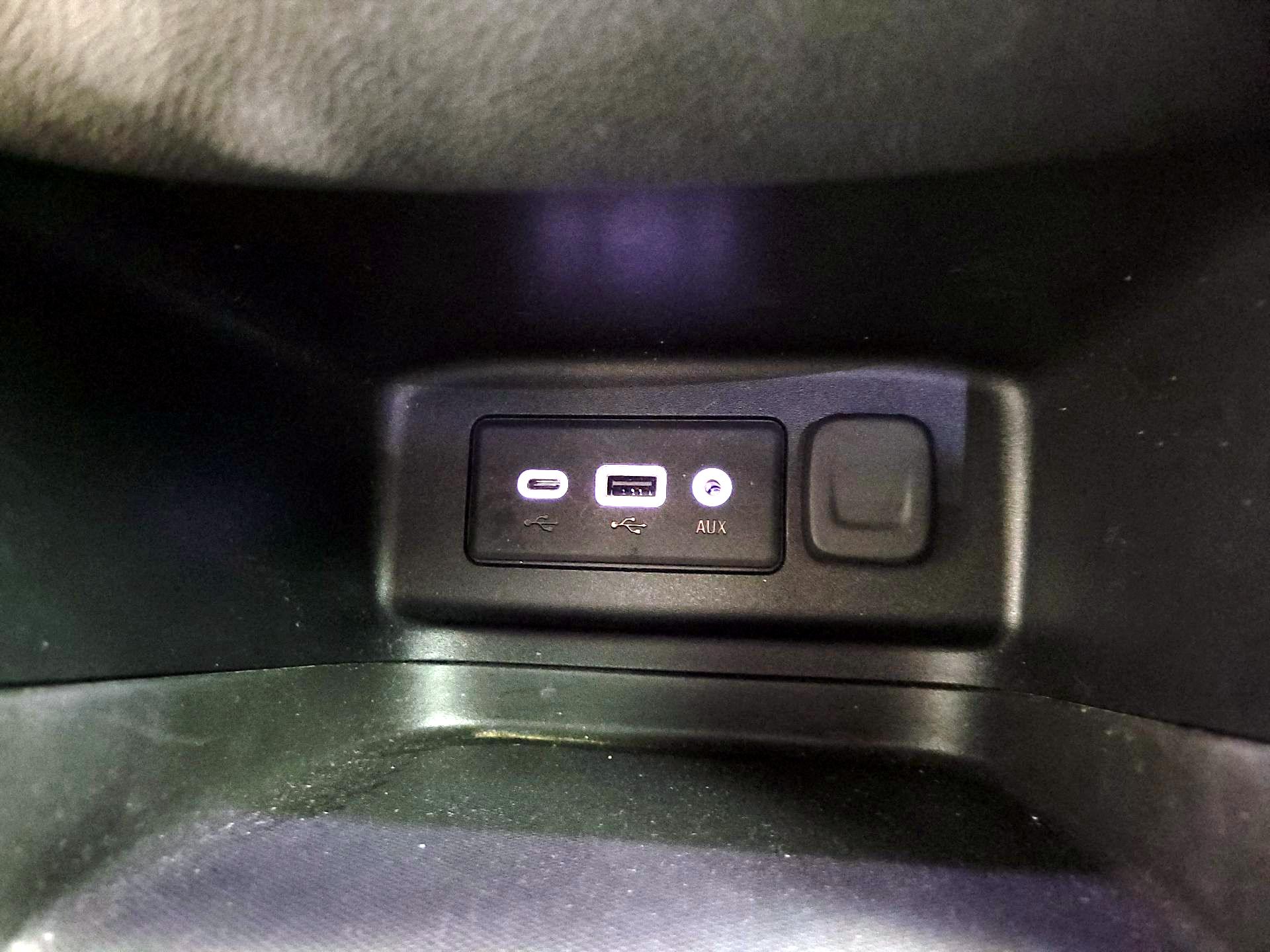 Thumbnail: 2020 Chevrolet Equinox - 19