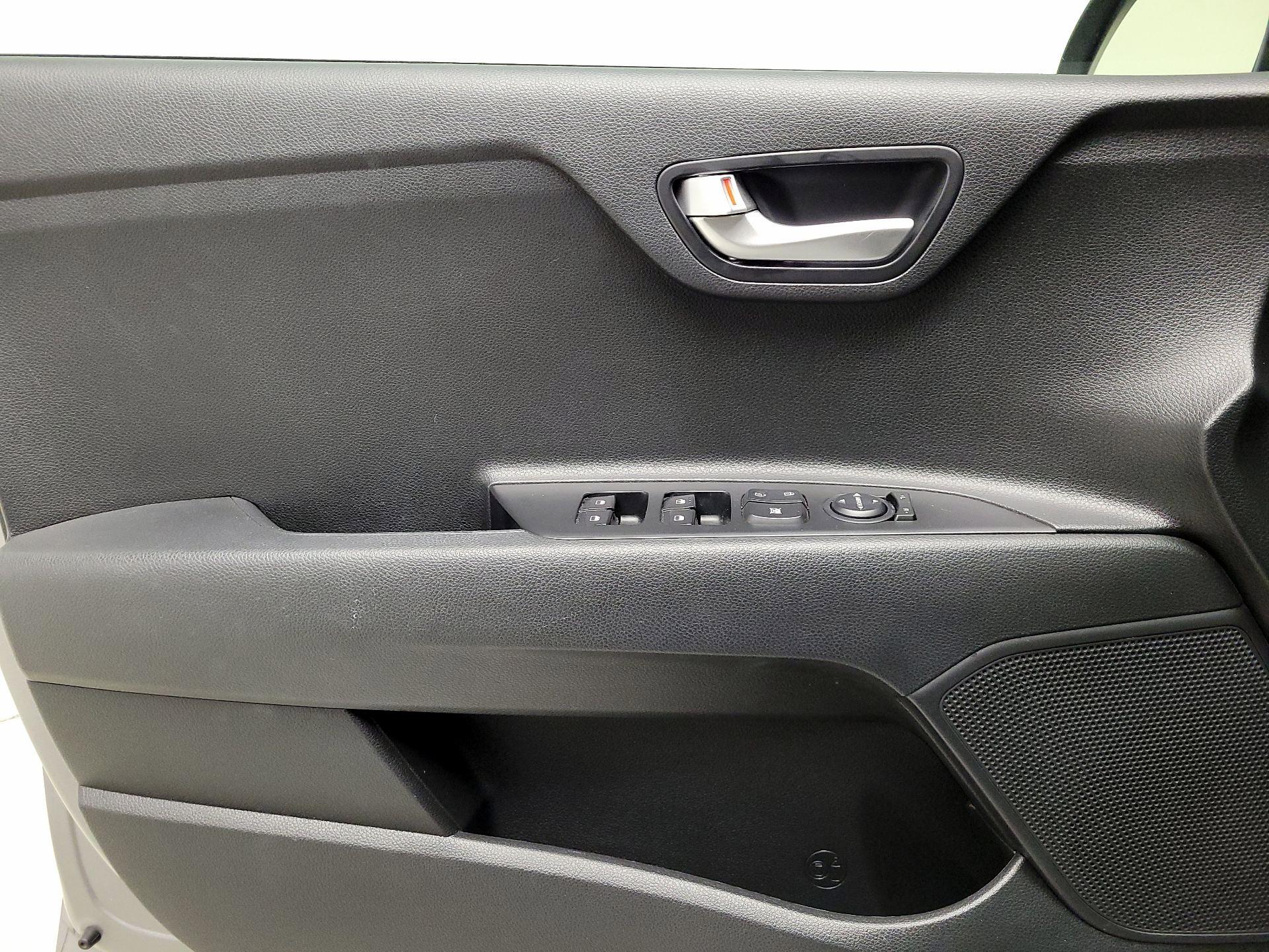 Thumbnail: 2023 Kia Rio - 12