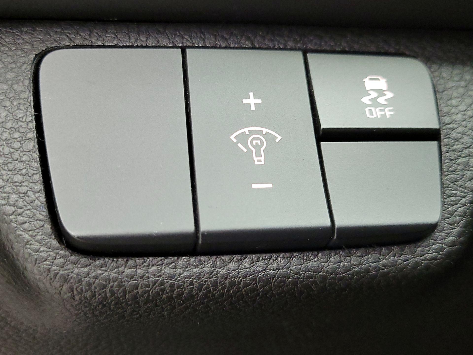 Thumbnail: 2023 Kia Rio - 13