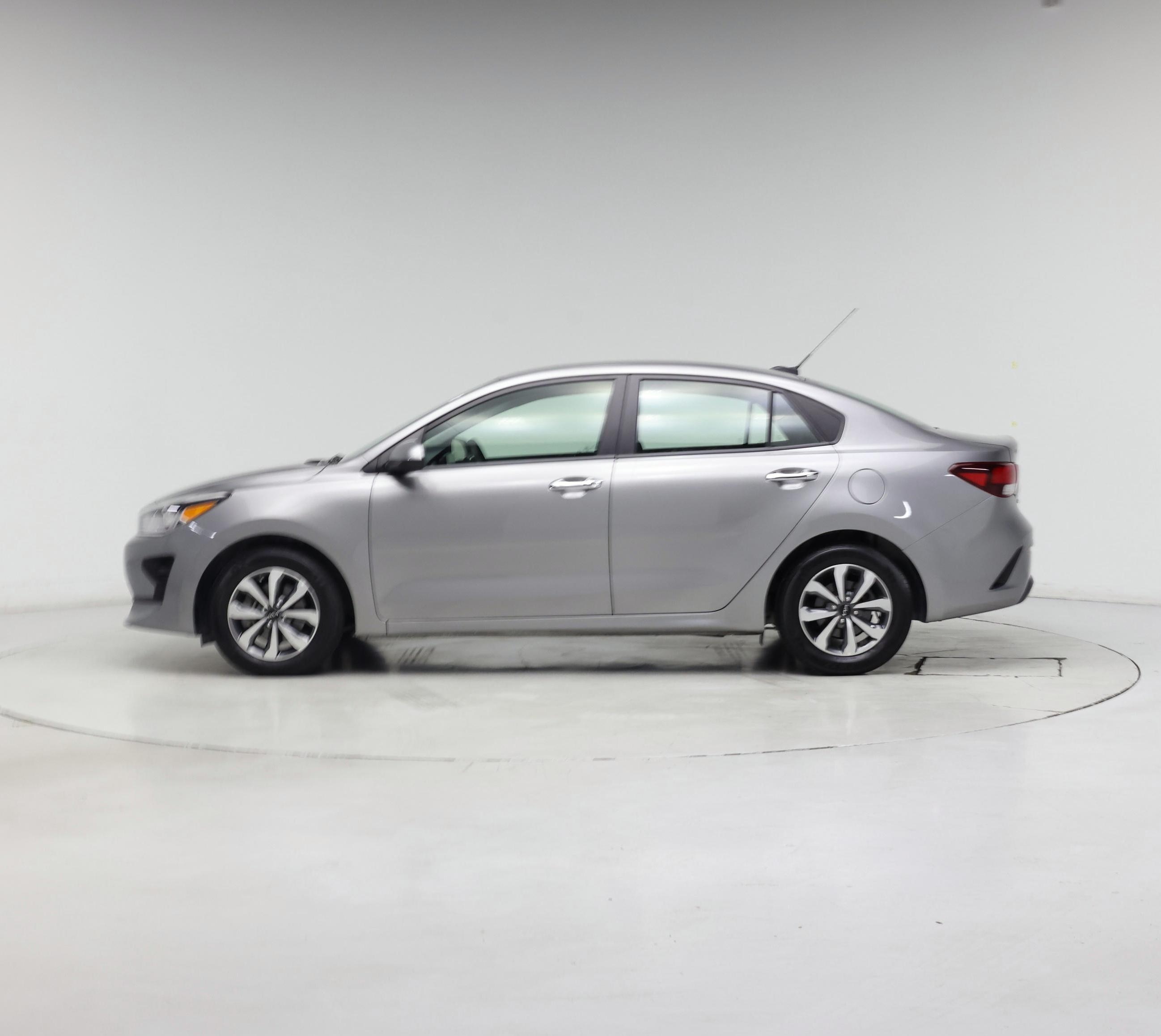 Thumbnail: 2023 Kia Rio - 3