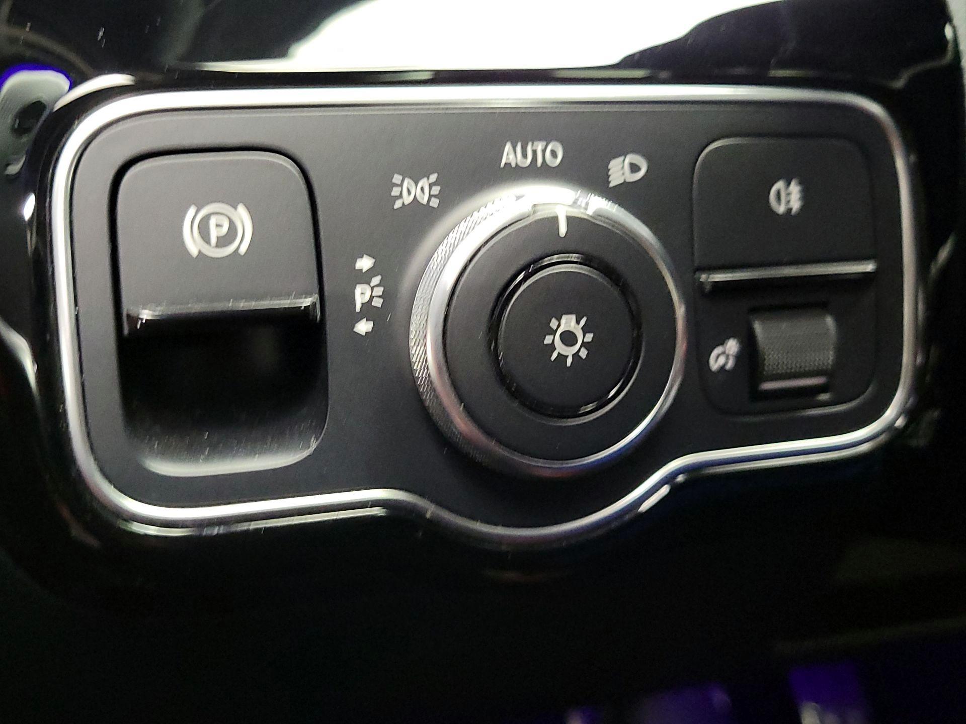 Thumbnail: 2022 Mercedes-Benz A-Class - 13