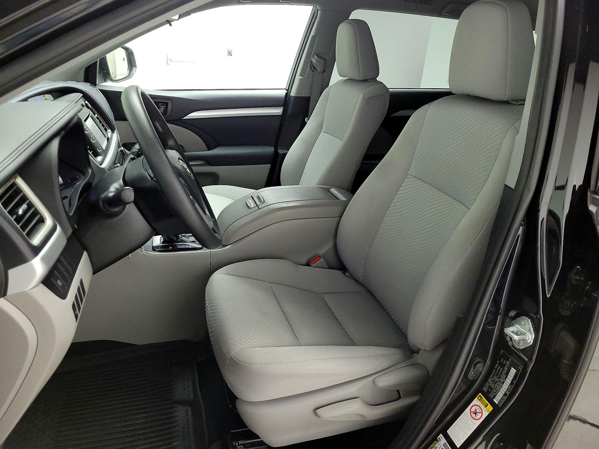 Thumbnail: 2019 Toyota Highlander - 11