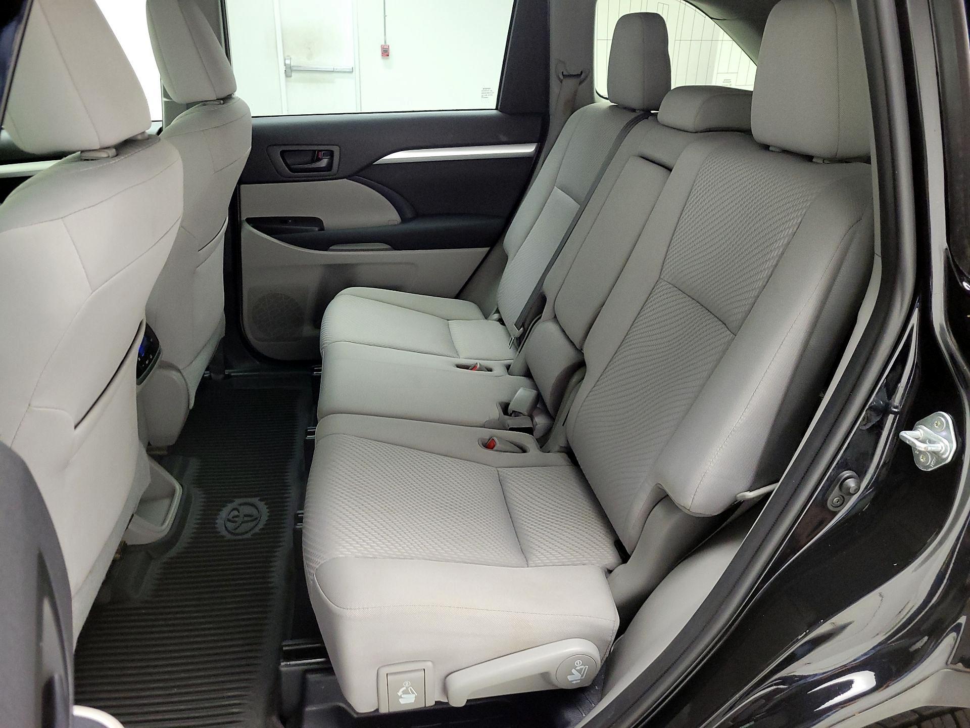 Thumbnail: 2019 Toyota Highlander - 19