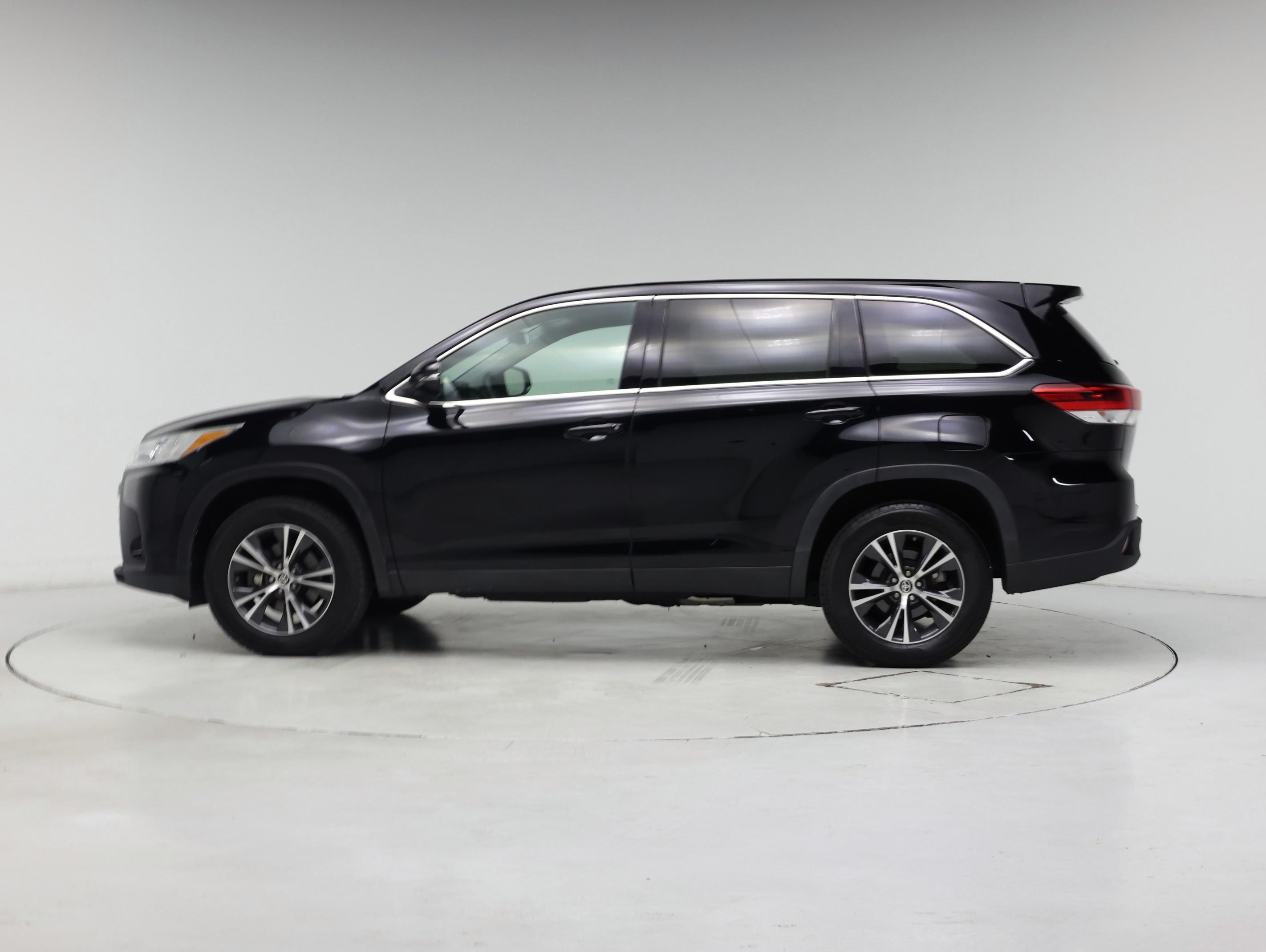 Thumbnail: 2019 Toyota Highlander - 3