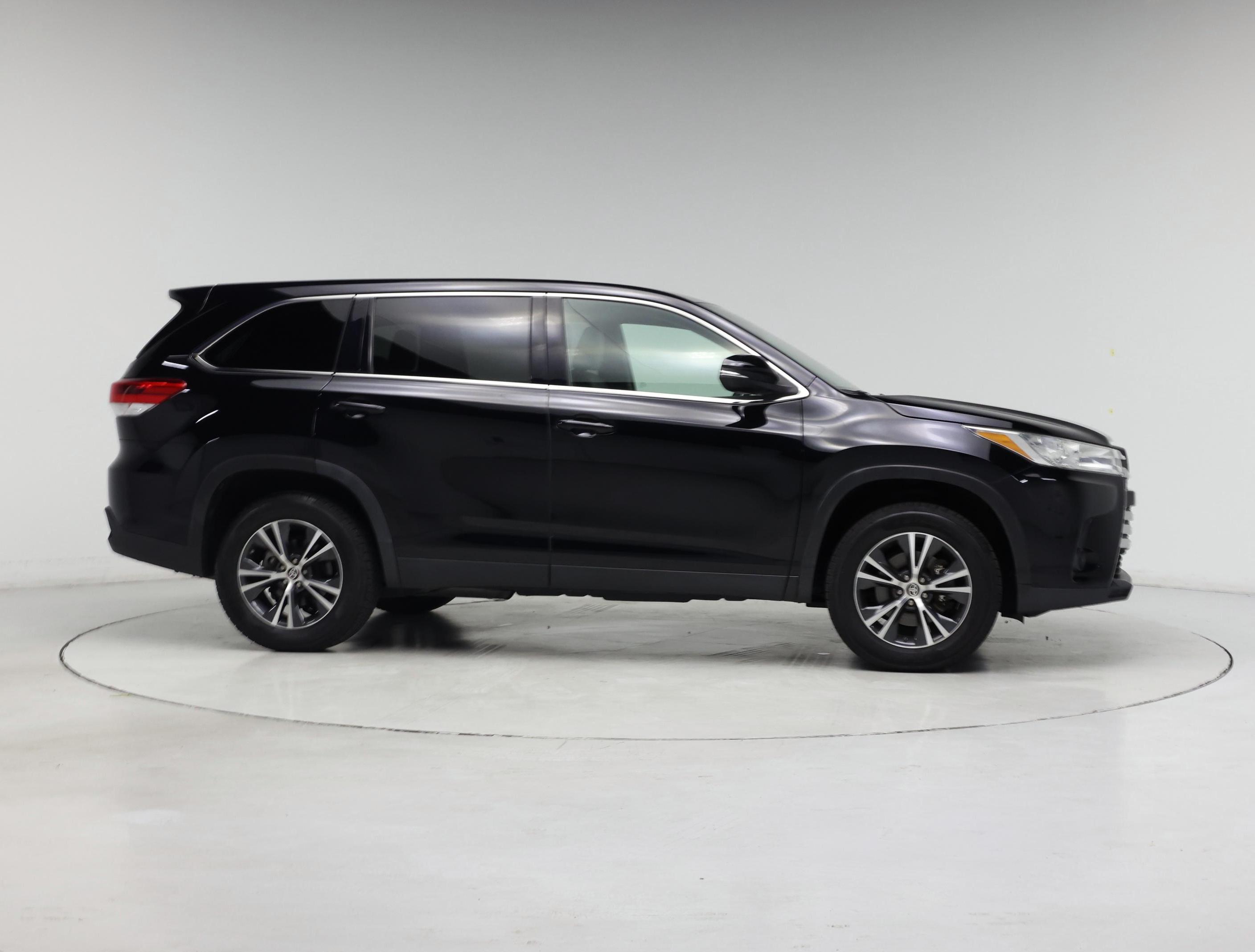 Thumbnail: 2019 Toyota Highlander - 7