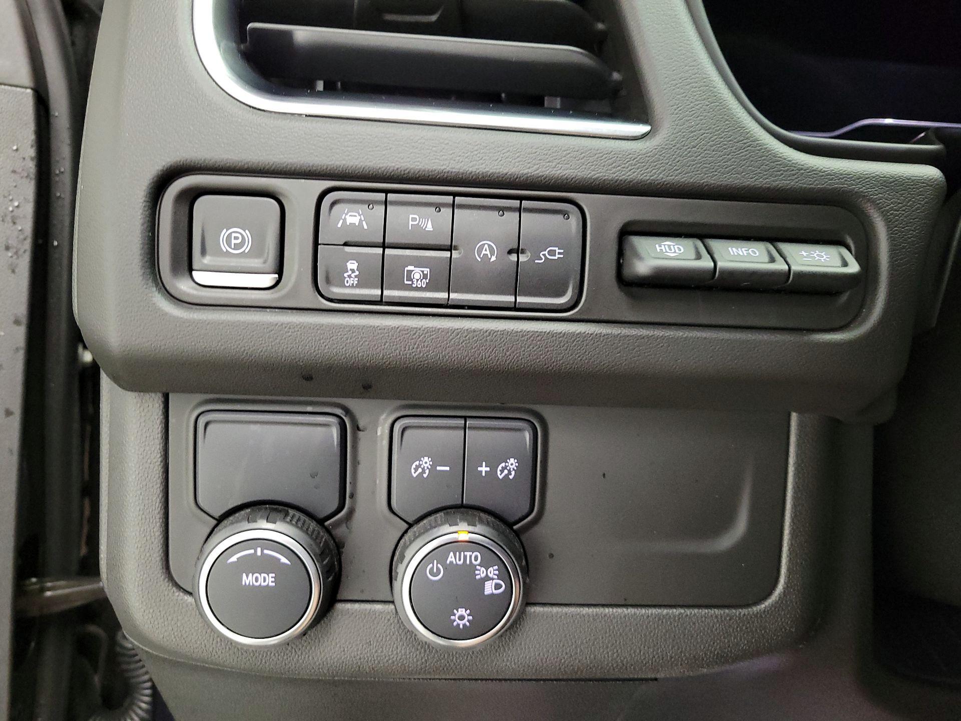 Thumbnail: 2022 Chevrolet Tahoe - 13