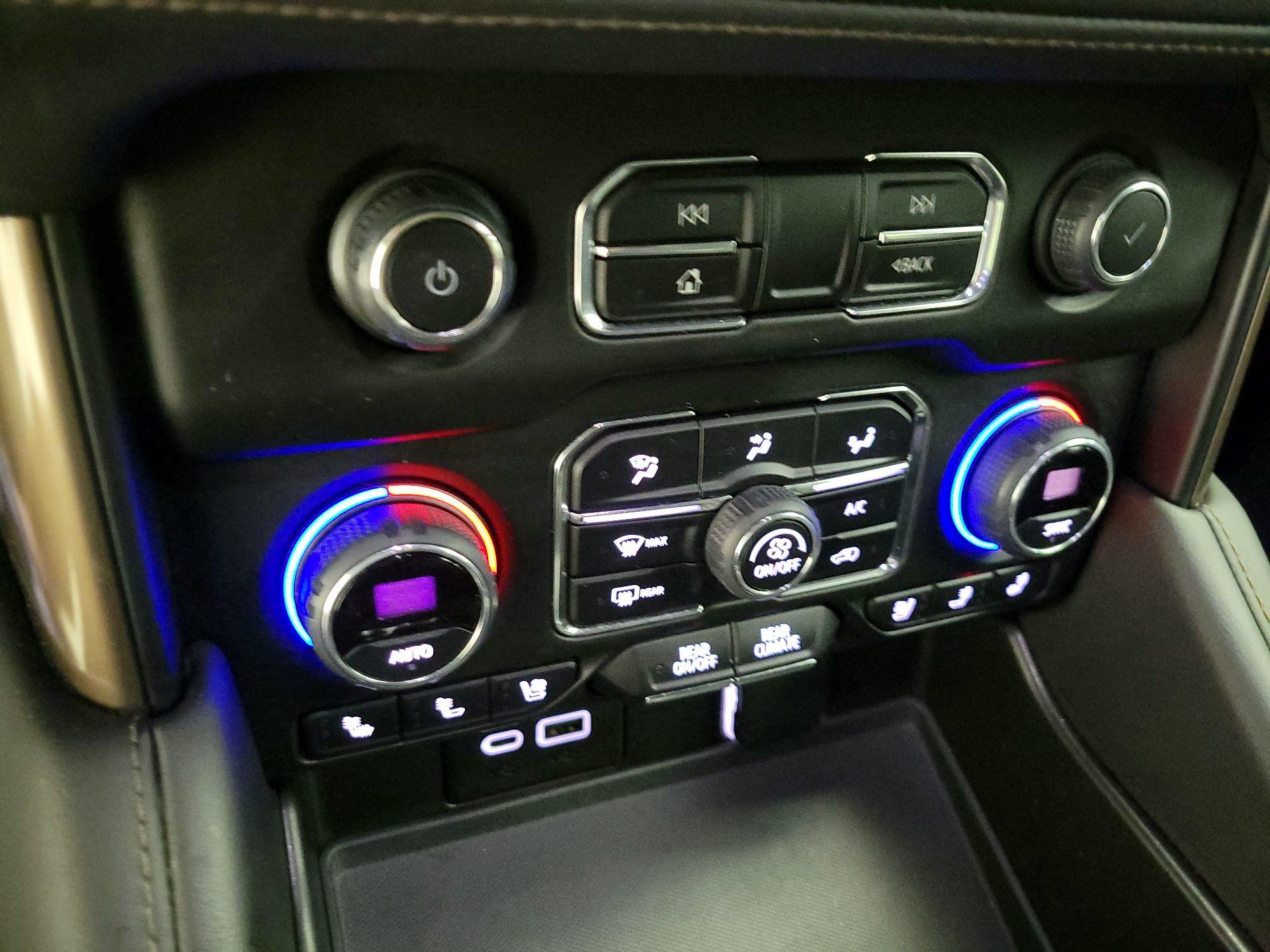 Thumbnail: 2022 Chevrolet Tahoe - 16