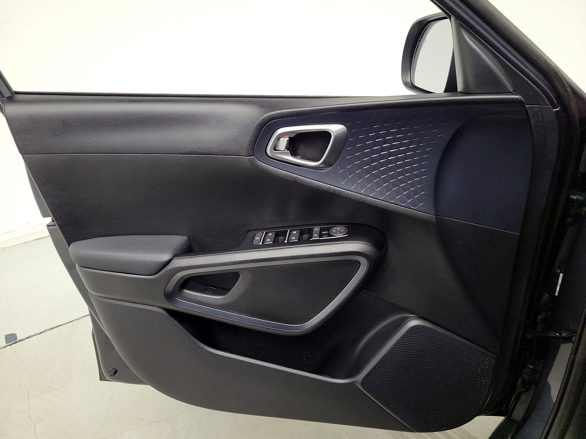 Thumbnail: 2025 Kia Soul - 12