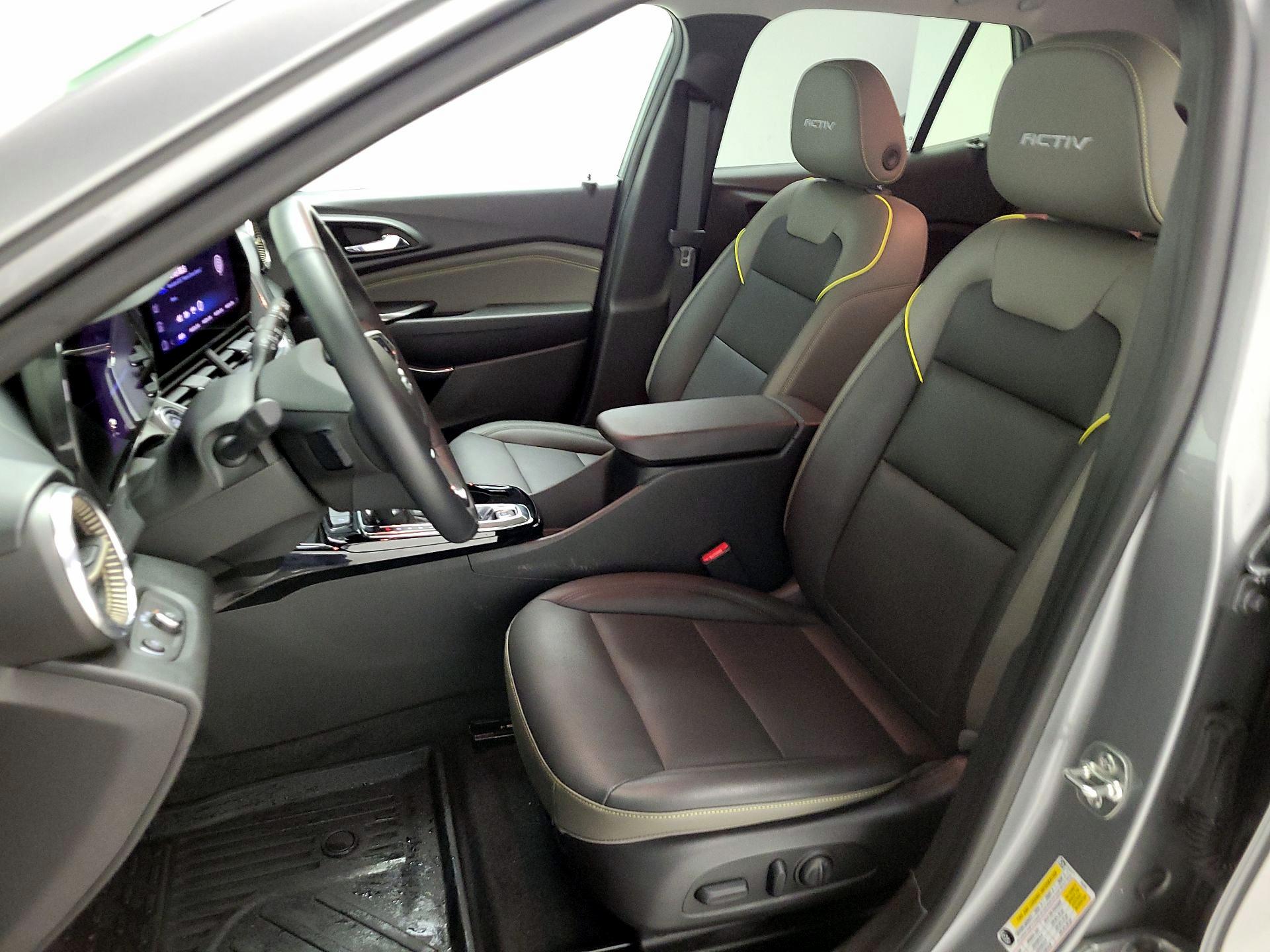 Thumbnail: 2025 Chevrolet Trax - 11