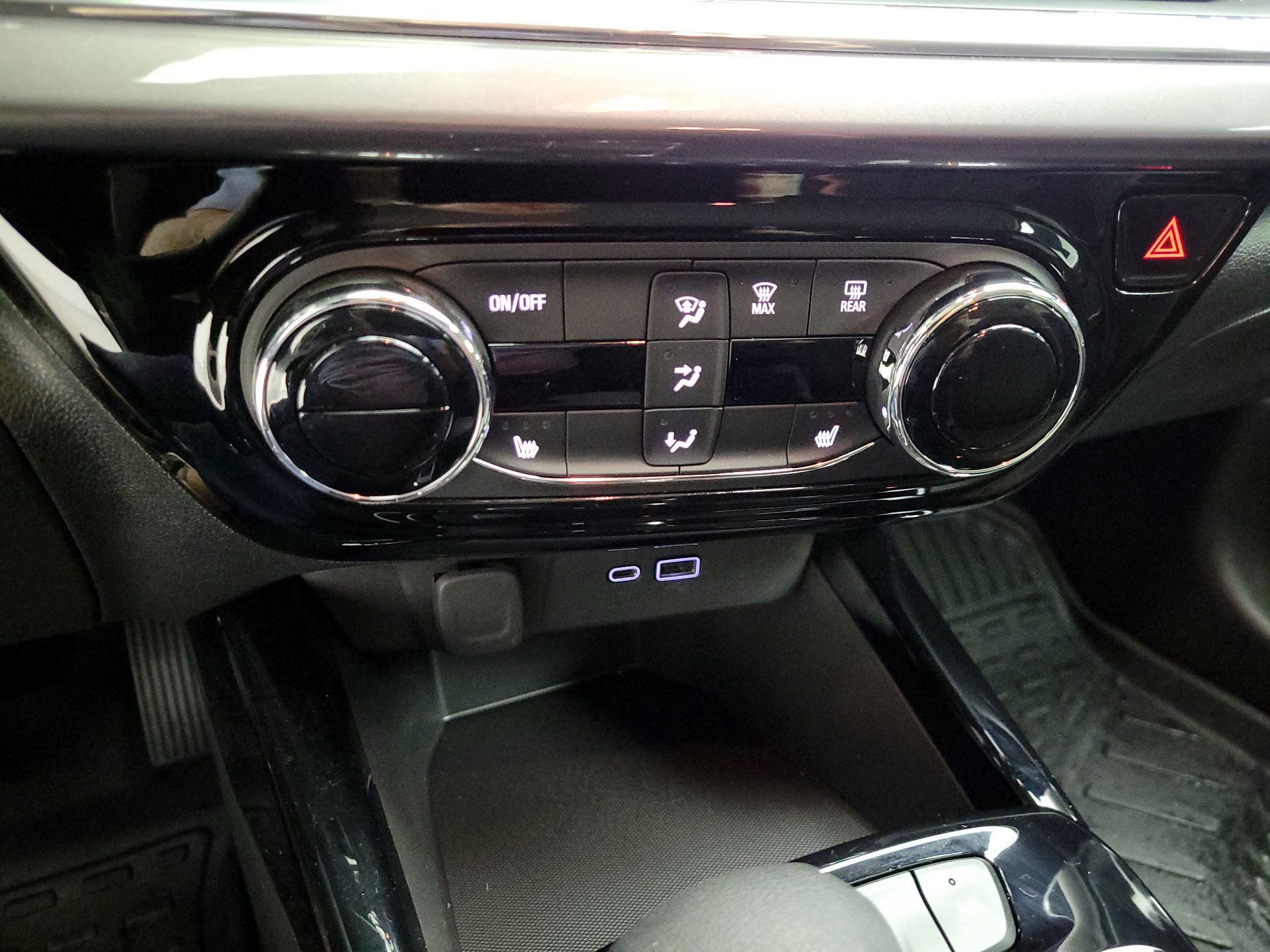 Thumbnail: 2025 Chevrolet Trax - 17