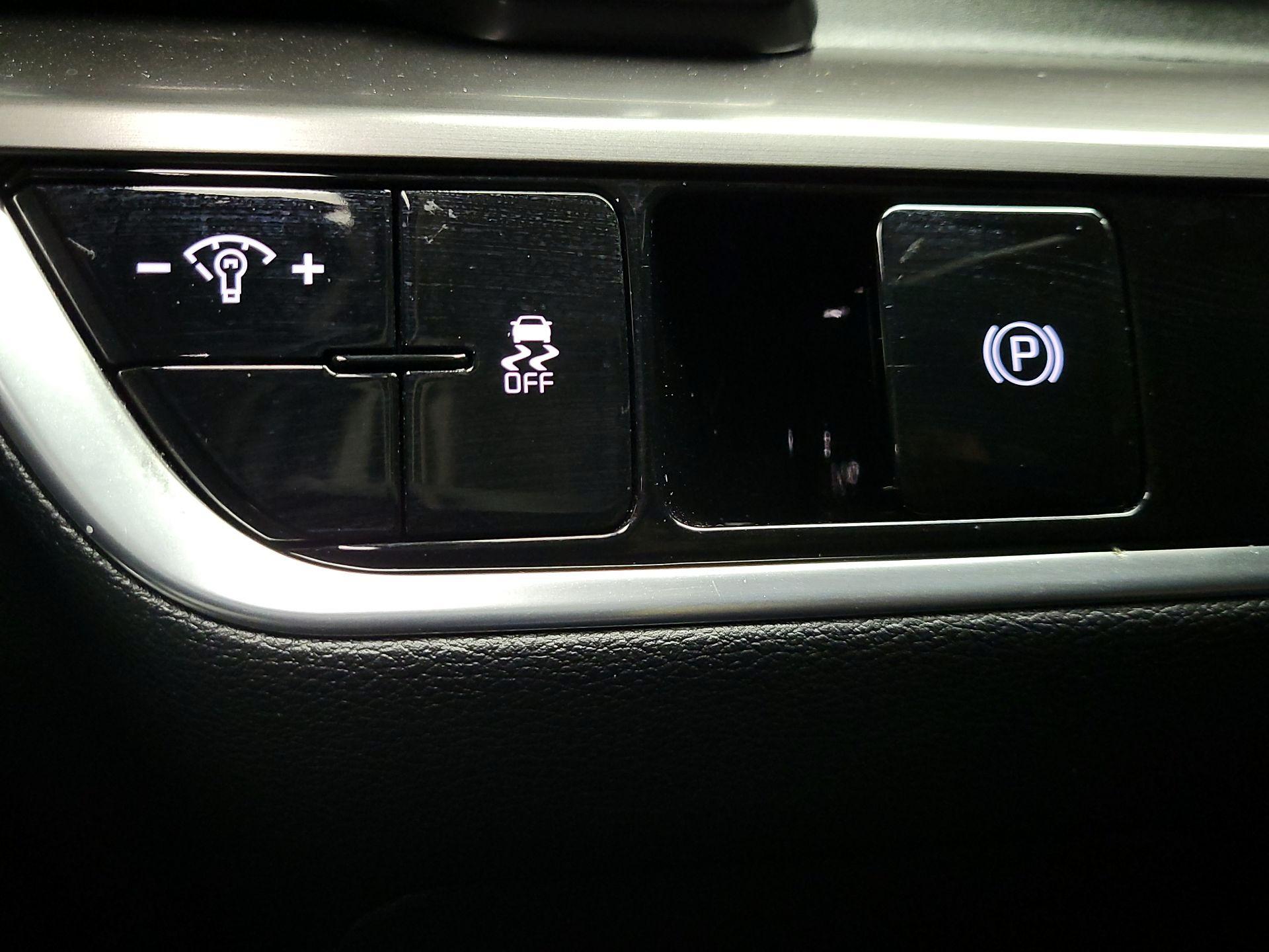 Thumbnail: 2023 Kia Sportage - 13