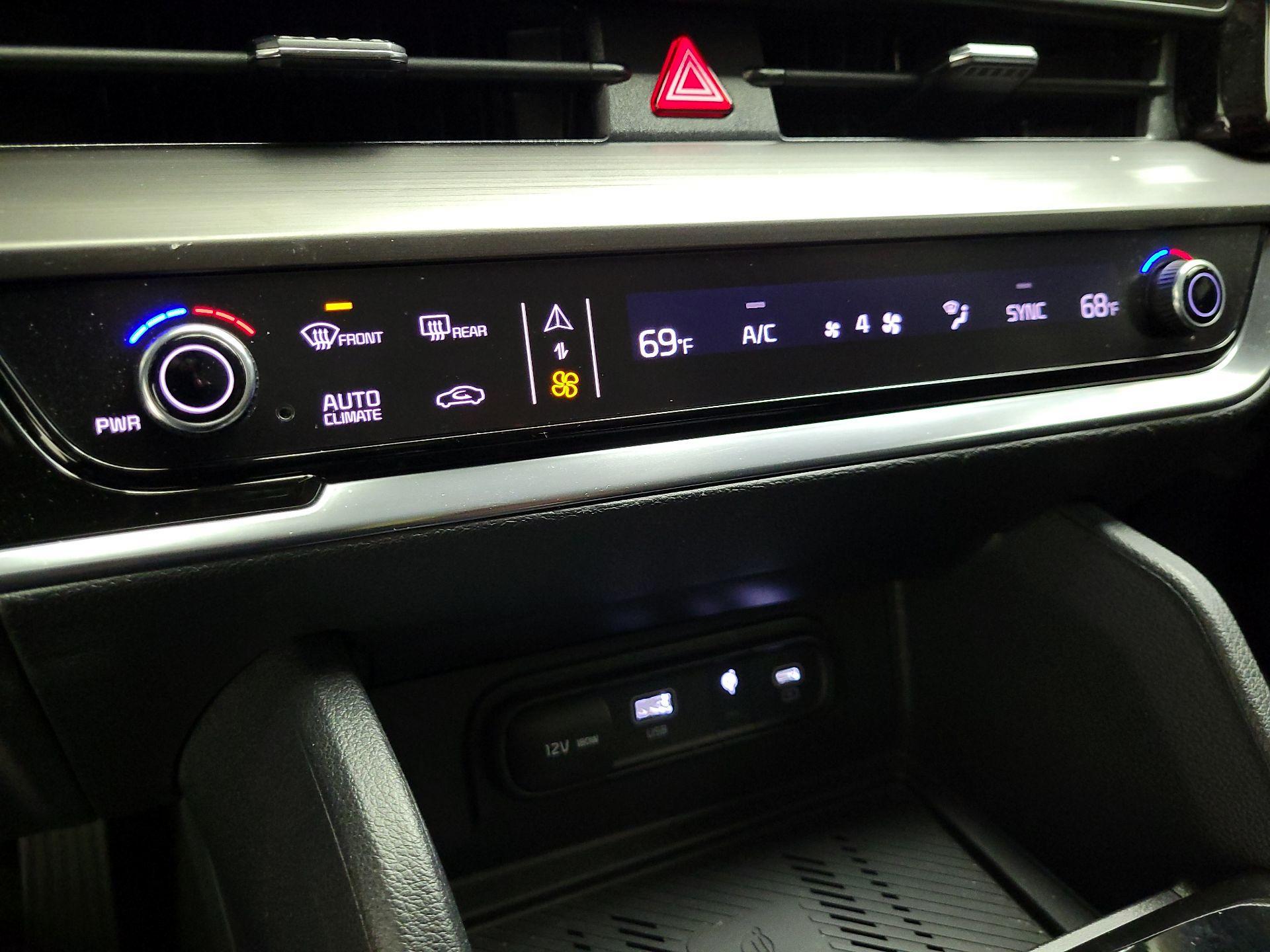 Thumbnail: 2023 Kia Sportage - 17