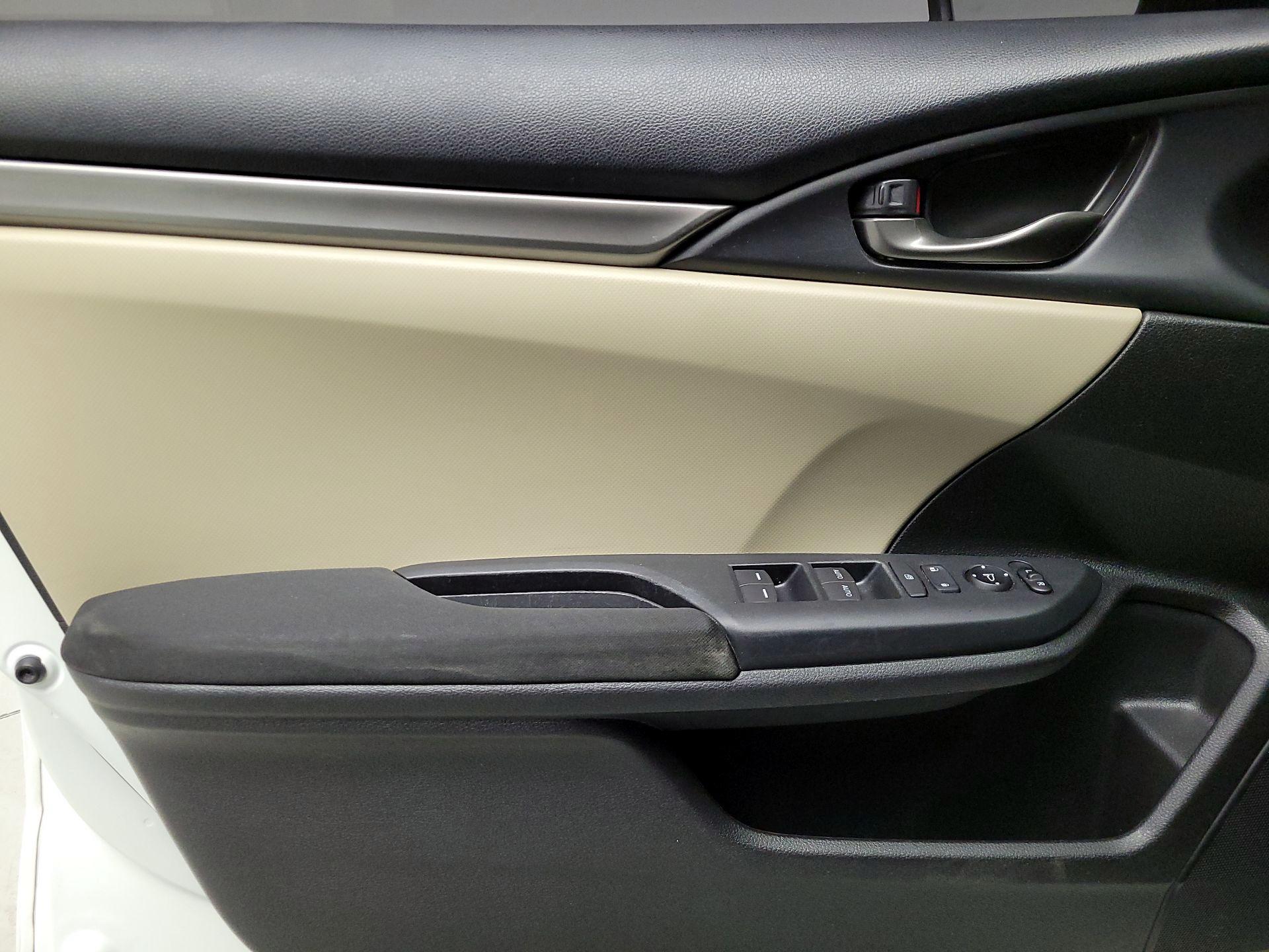 Thumbnail: 2017 Honda Civic - 12