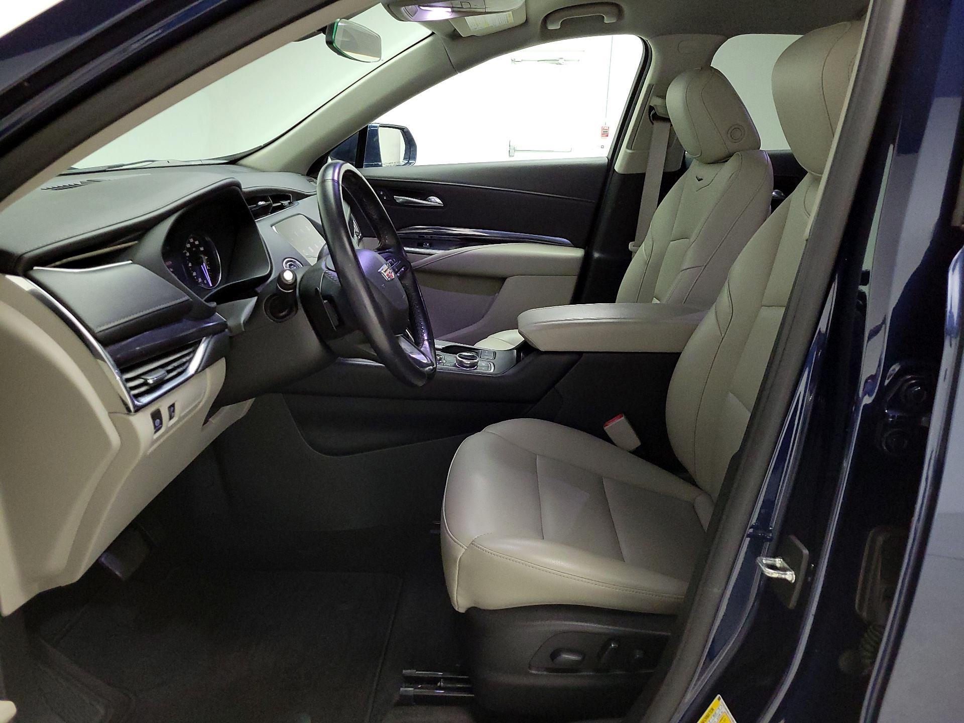 Thumbnail: 2019 Cadillac XT4 - 11