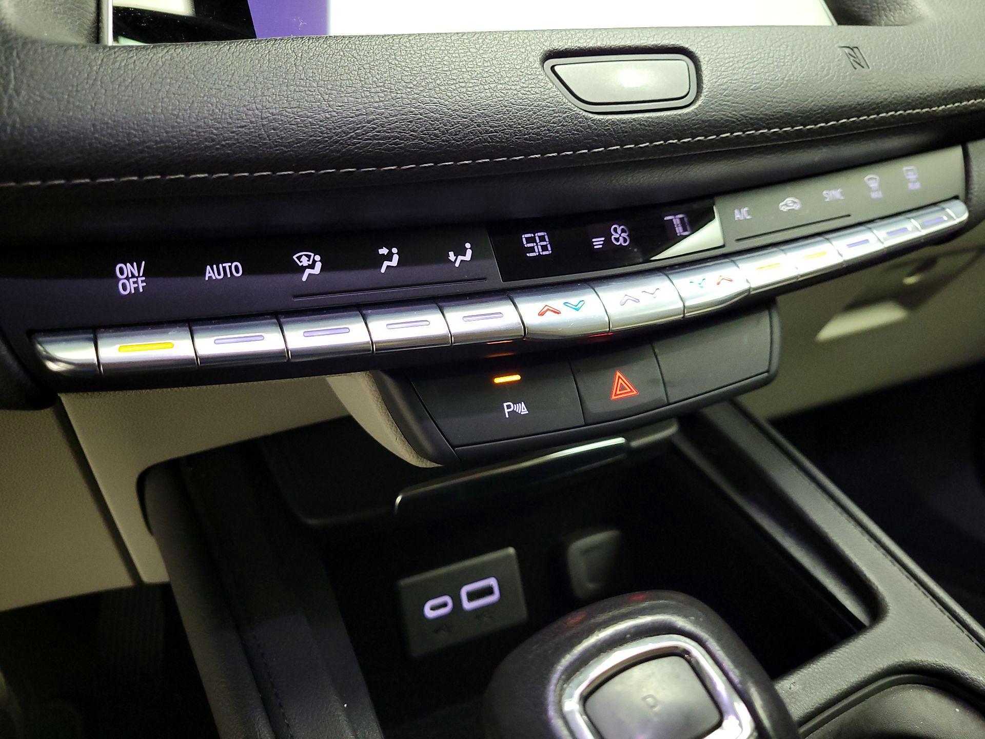 Thumbnail: 2019 Cadillac XT4 - 16