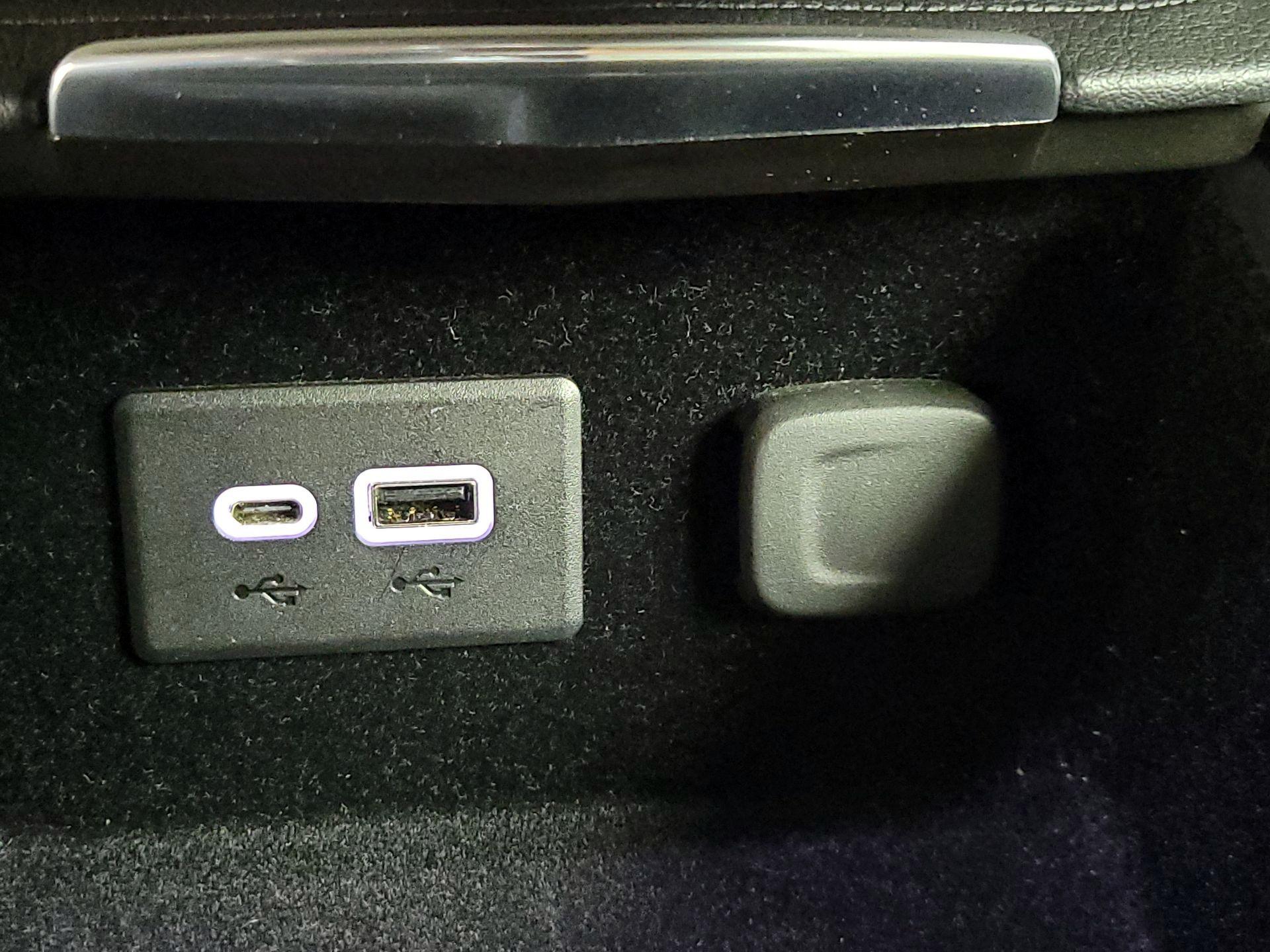 Thumbnail: 2019 Cadillac XT4 - 18