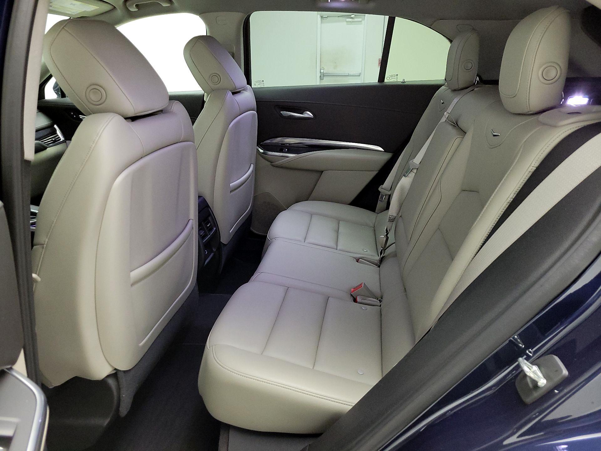 Thumbnail: 2019 Cadillac XT4 - 19