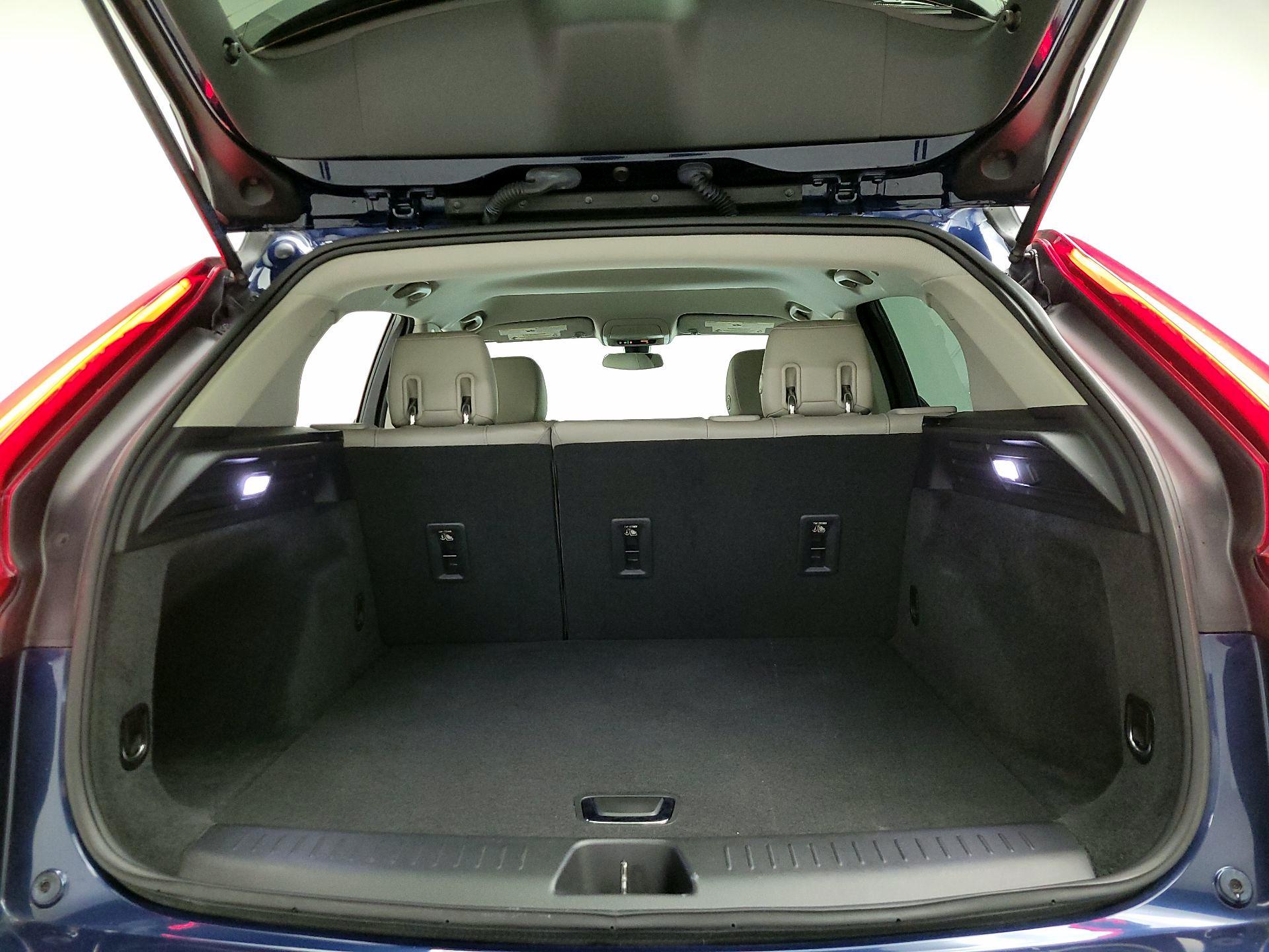 Thumbnail: 2019 Cadillac XT4 - 20