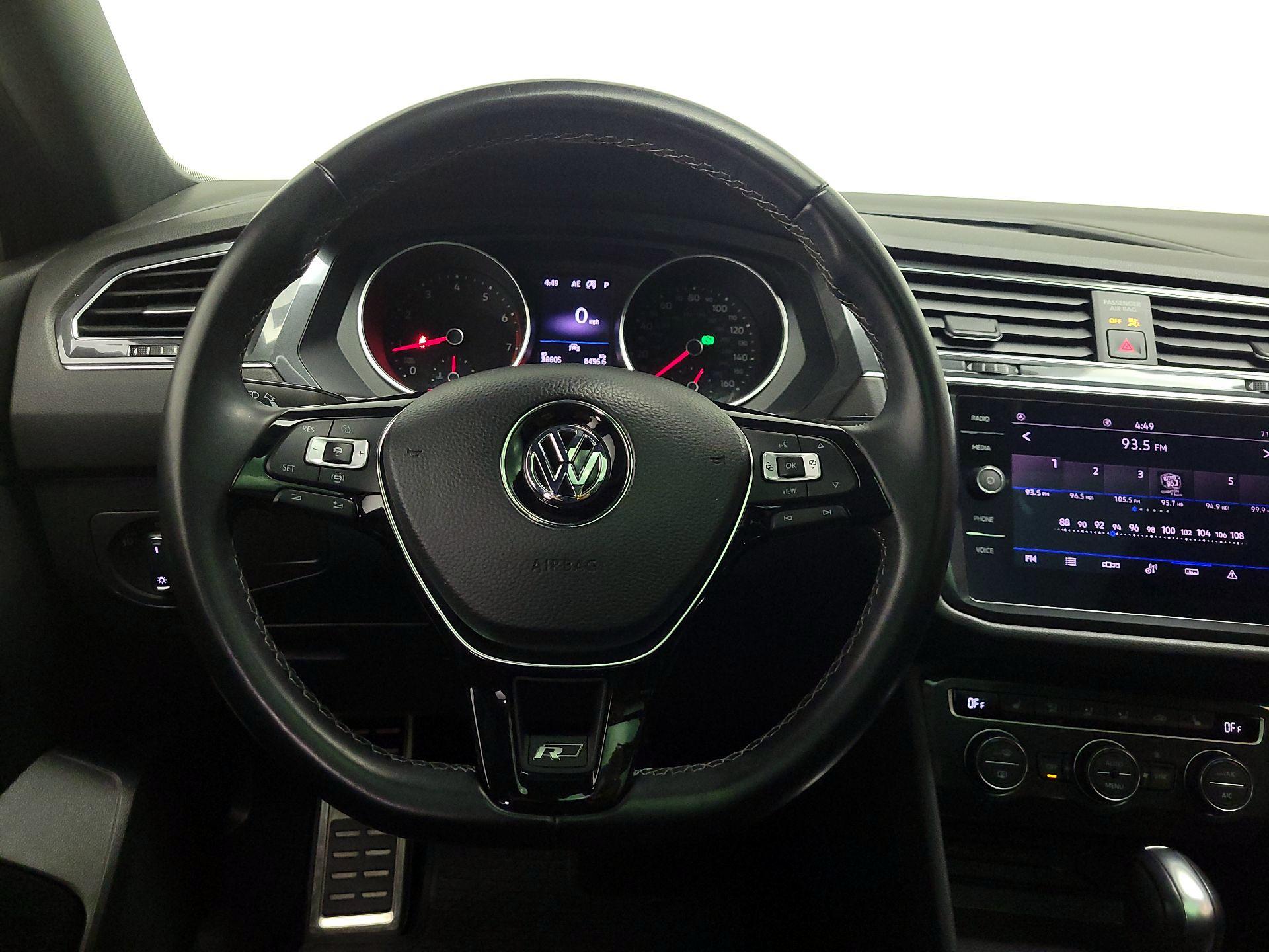 Thumbnail: 2021 Volkswagen Tiguan - 10