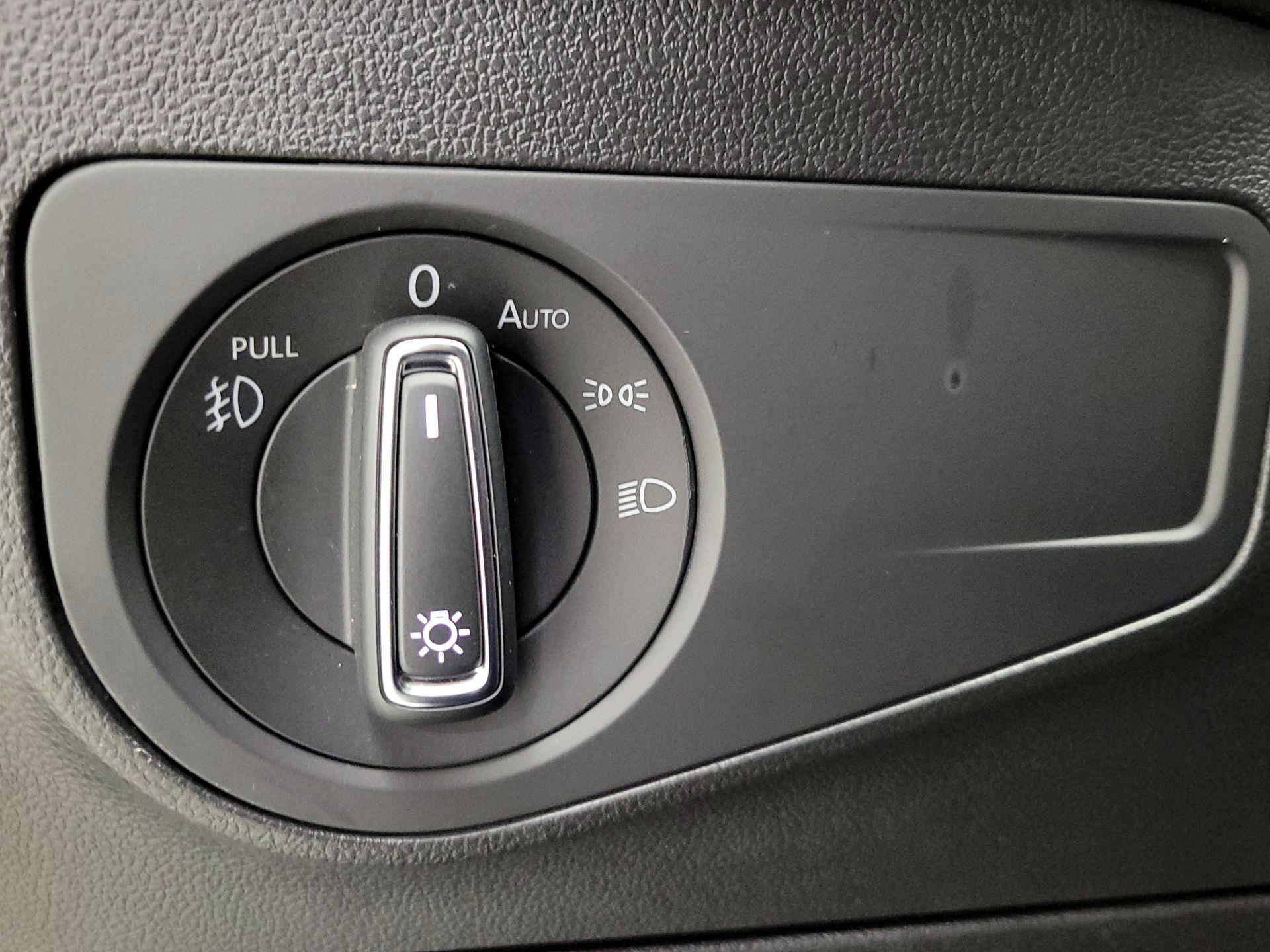 Thumbnail: 2021 Volkswagen Tiguan - 13