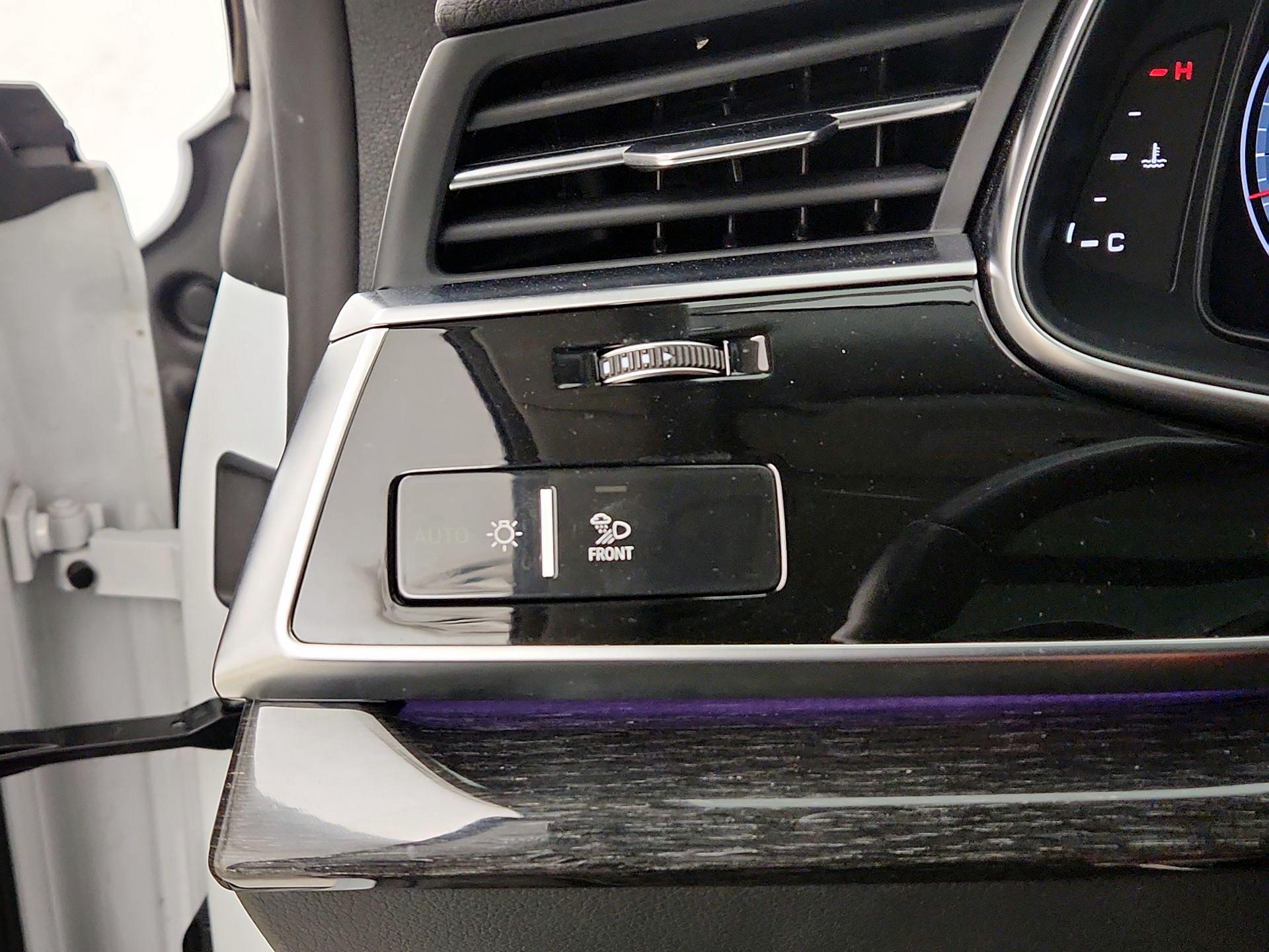 Thumbnail: 2020 Audi Q8 - 13