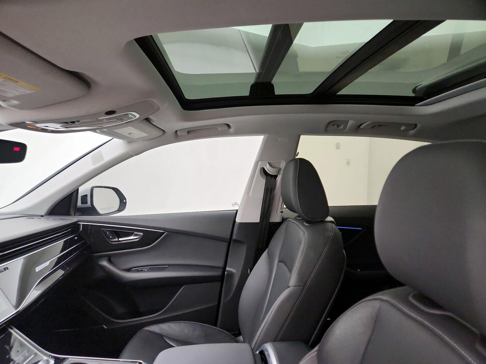 Thumbnail: 2020 Audi Q8 - 20