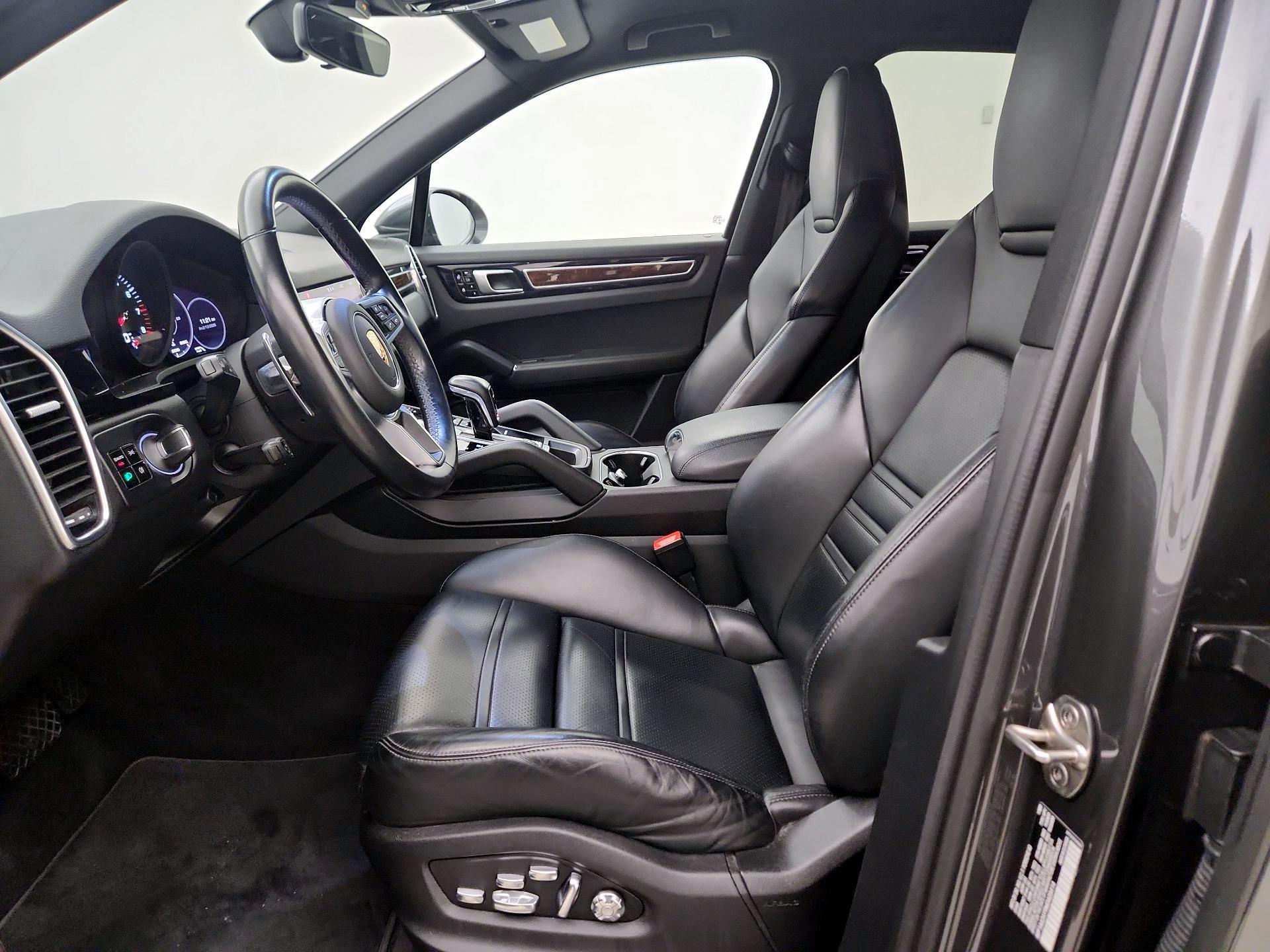 Thumbnail: 2021 Porsche Cayenne - 11