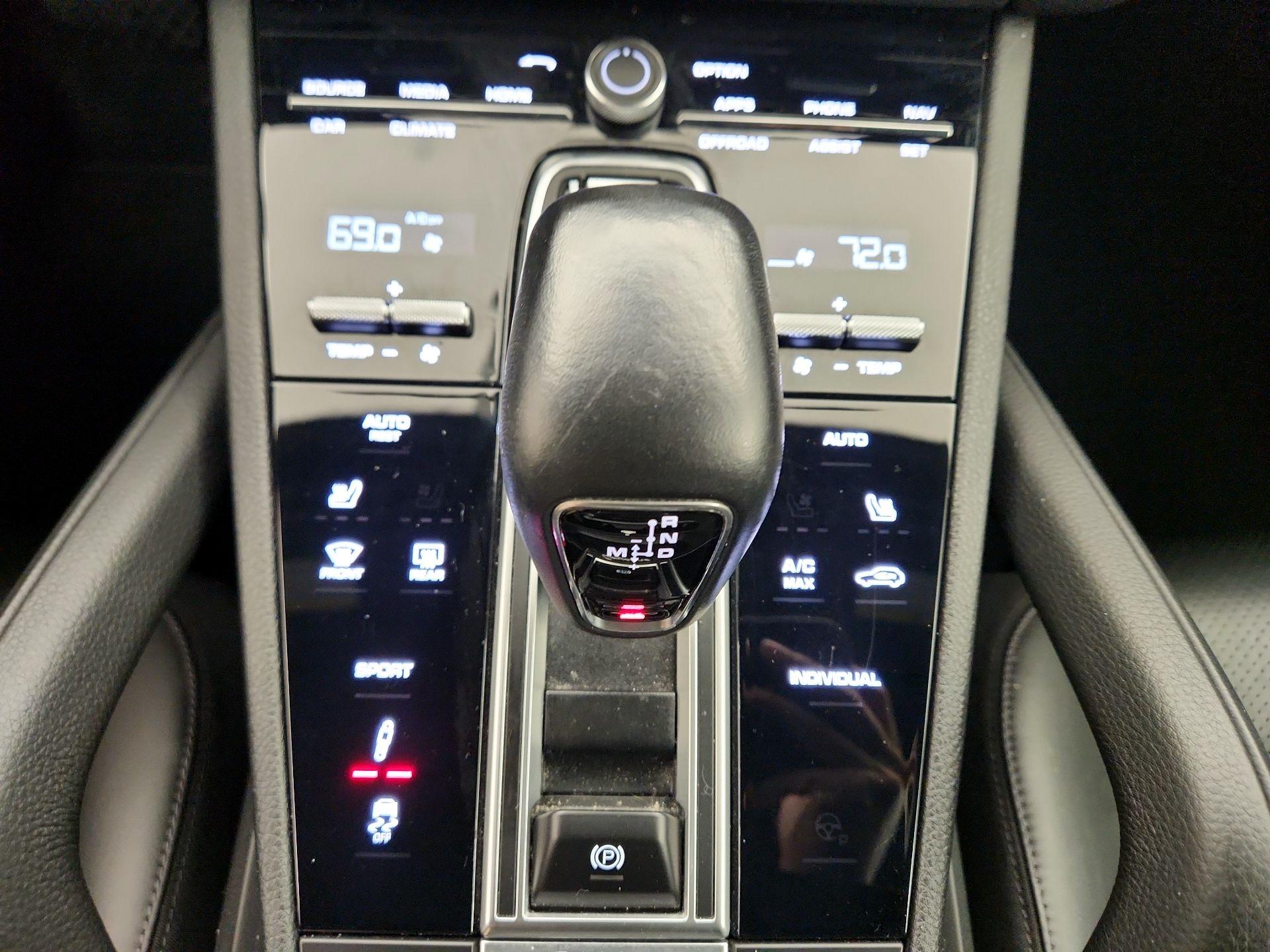 Thumbnail: 2021 Porsche Cayenne - 18