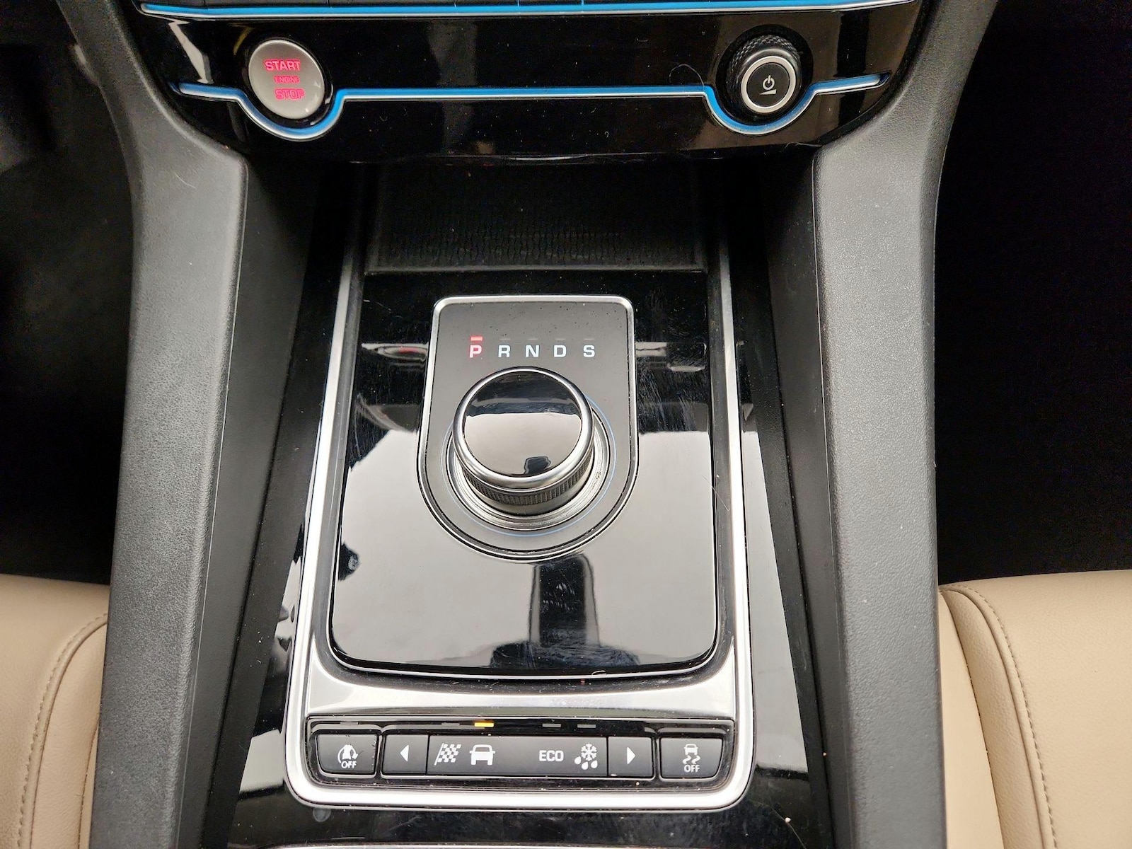2020 Jaguar F-Pace Base - Photo 18