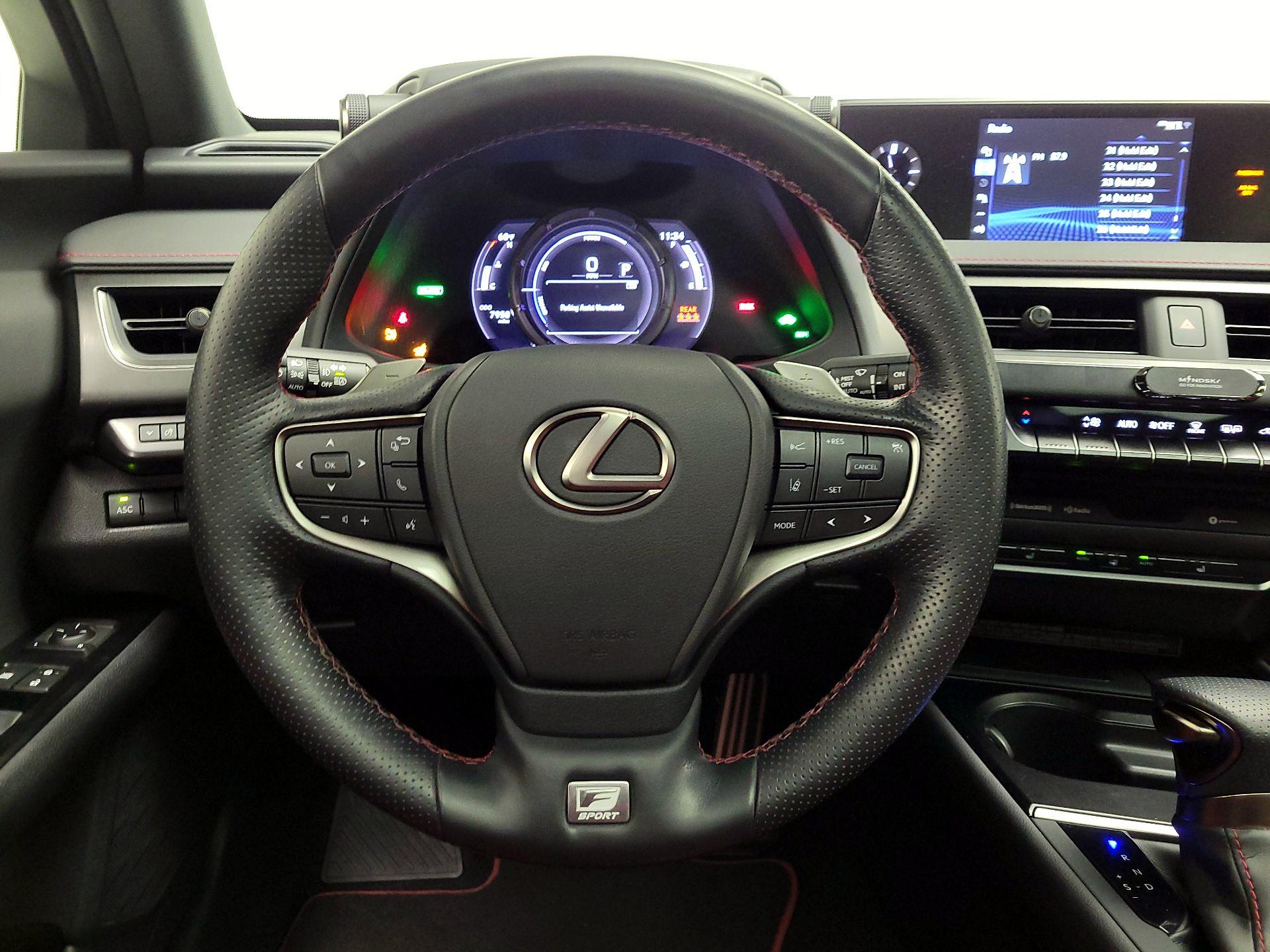 Thumbnail: 2022 Lexus UX - 10