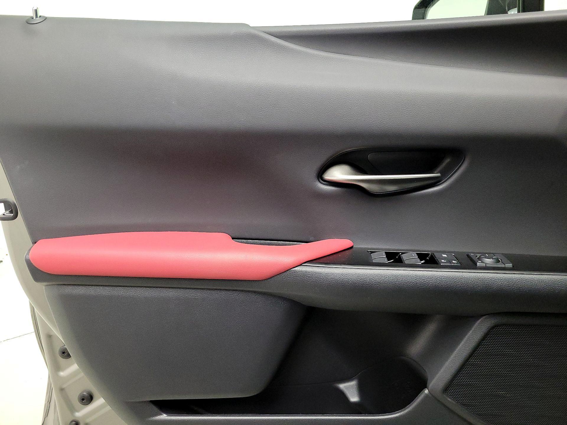 Thumbnail: 2022 Lexus UX - 12