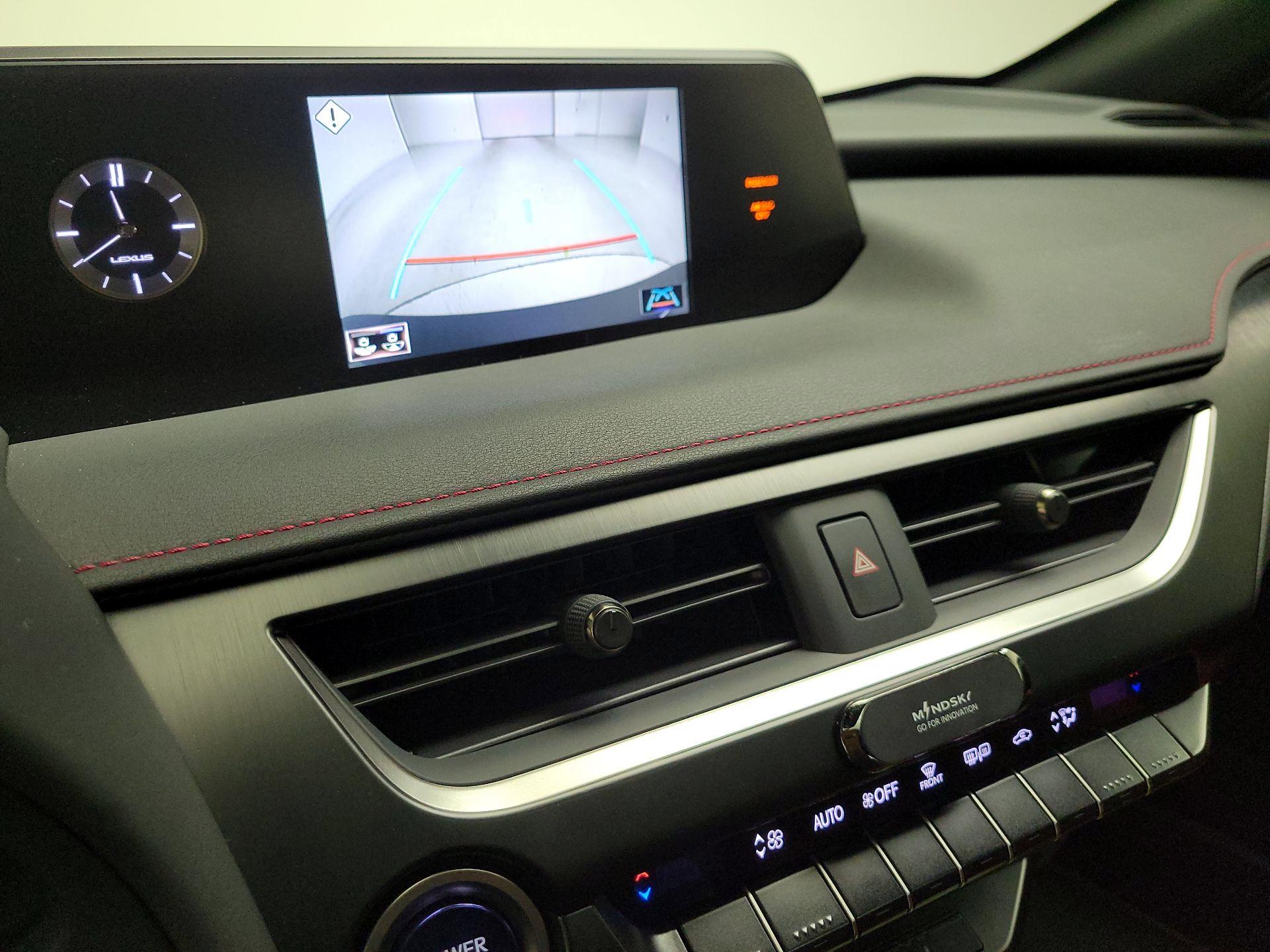 Thumbnail: 2022 Lexus UX - 14