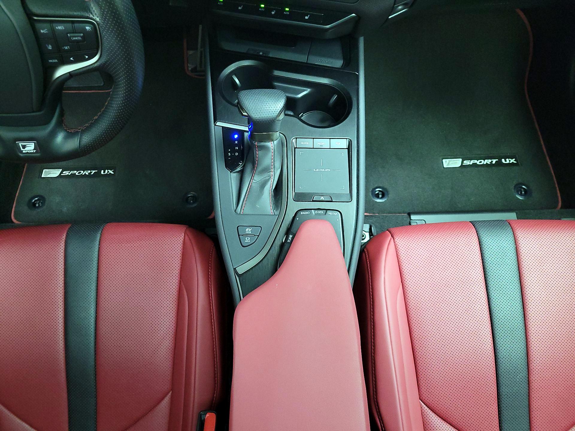 Thumbnail: 2022 Lexus UX - 17