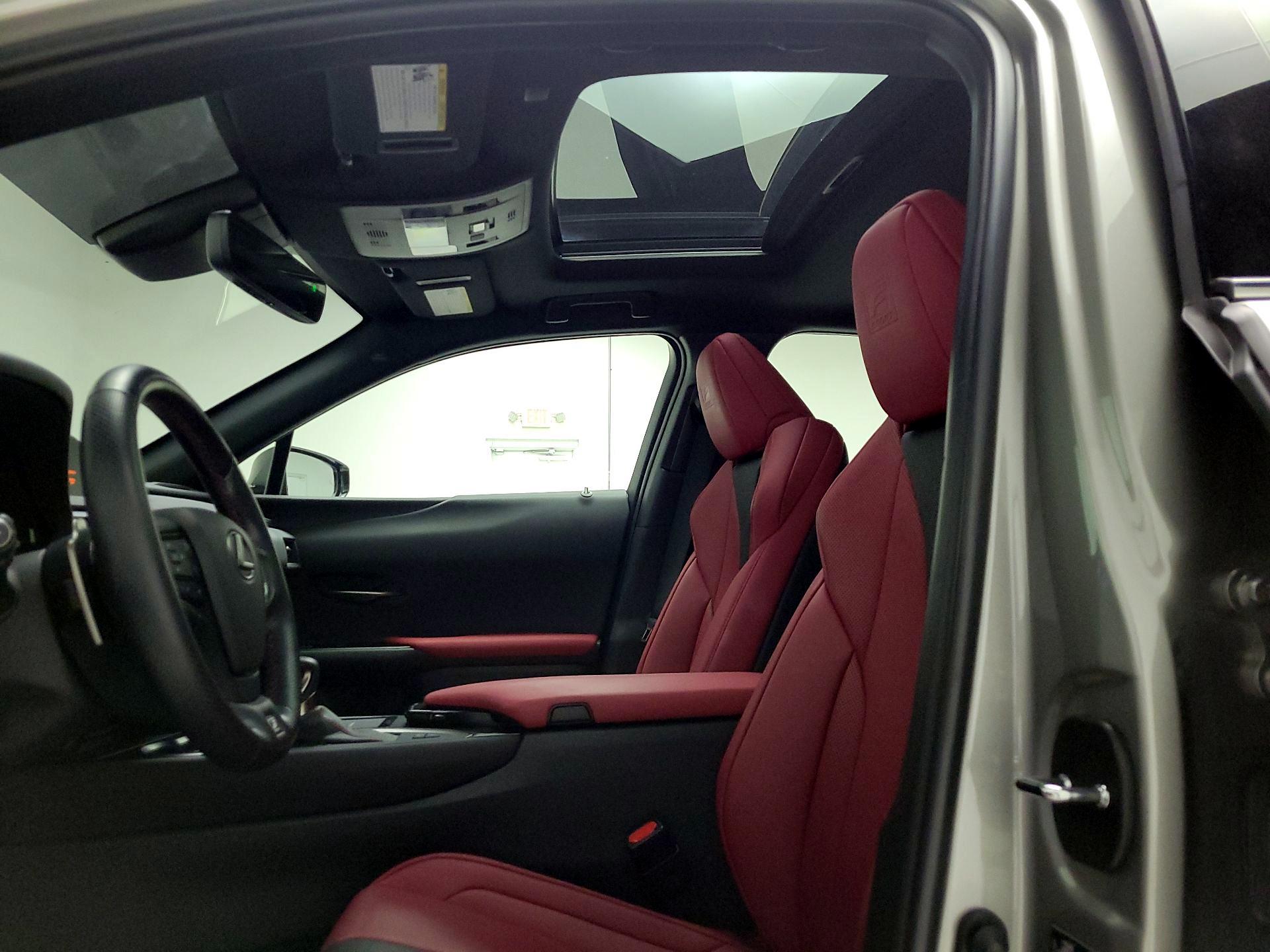 Thumbnail: 2022 Lexus UX - 19