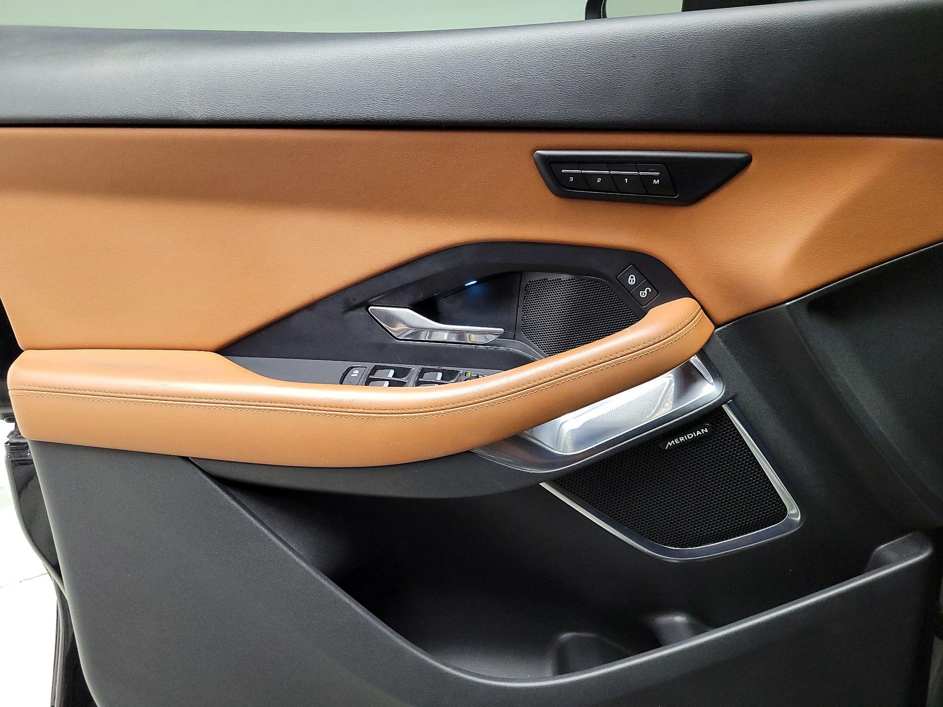 Thumbnail: 2019 Jaguar E-Pace - 12