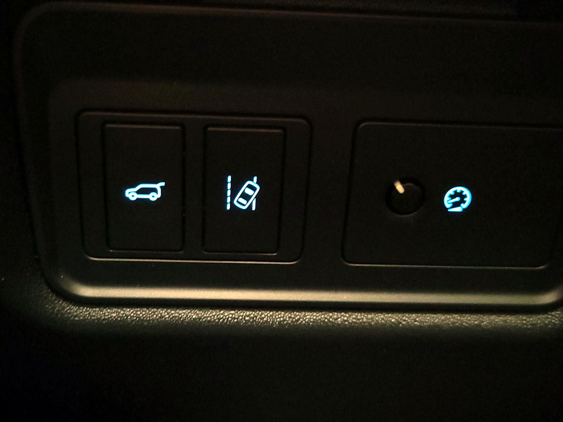 Thumbnail: 2019 Jaguar E-Pace - 13