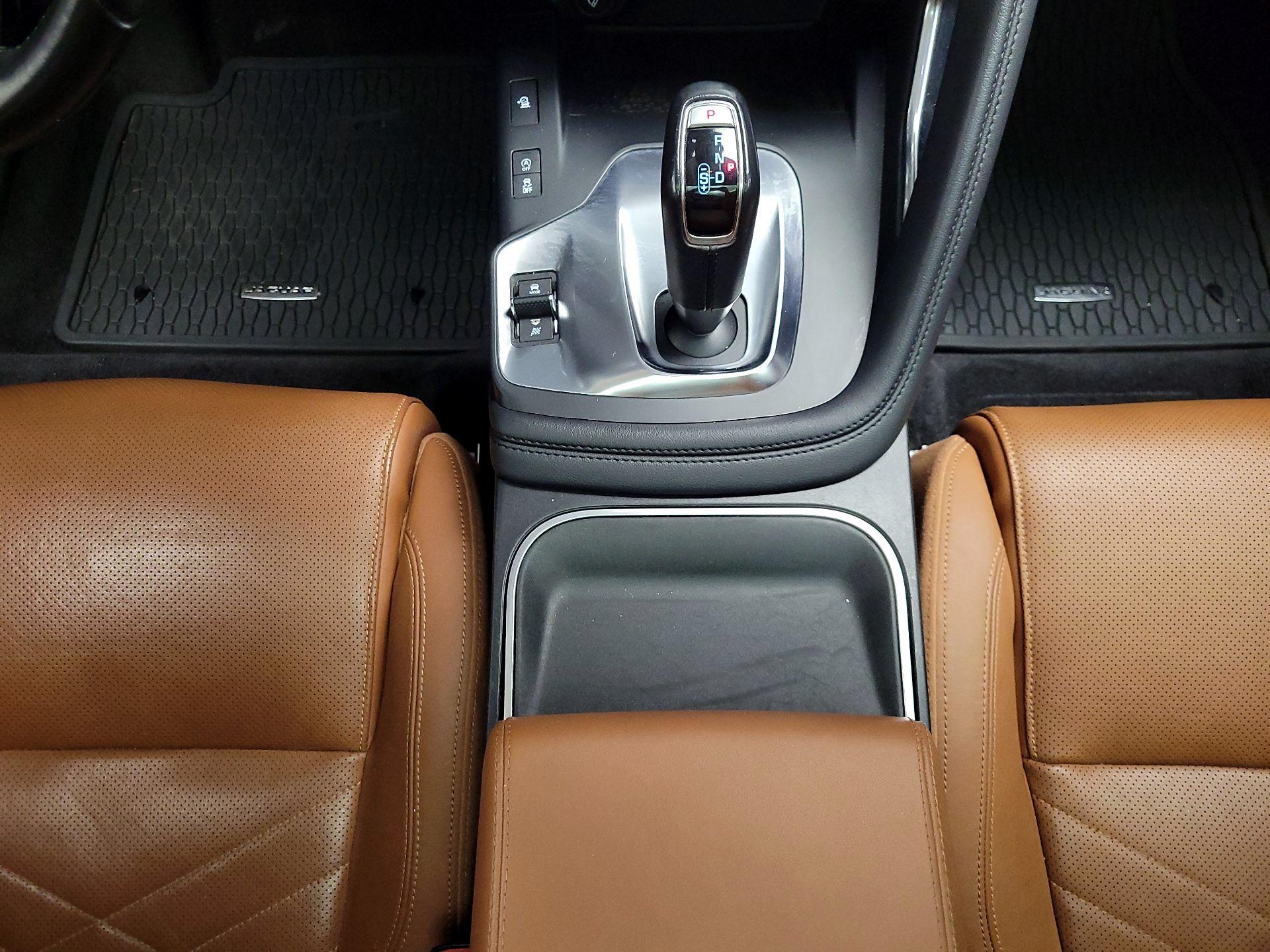 Thumbnail: 2019 Jaguar E-Pace - 18