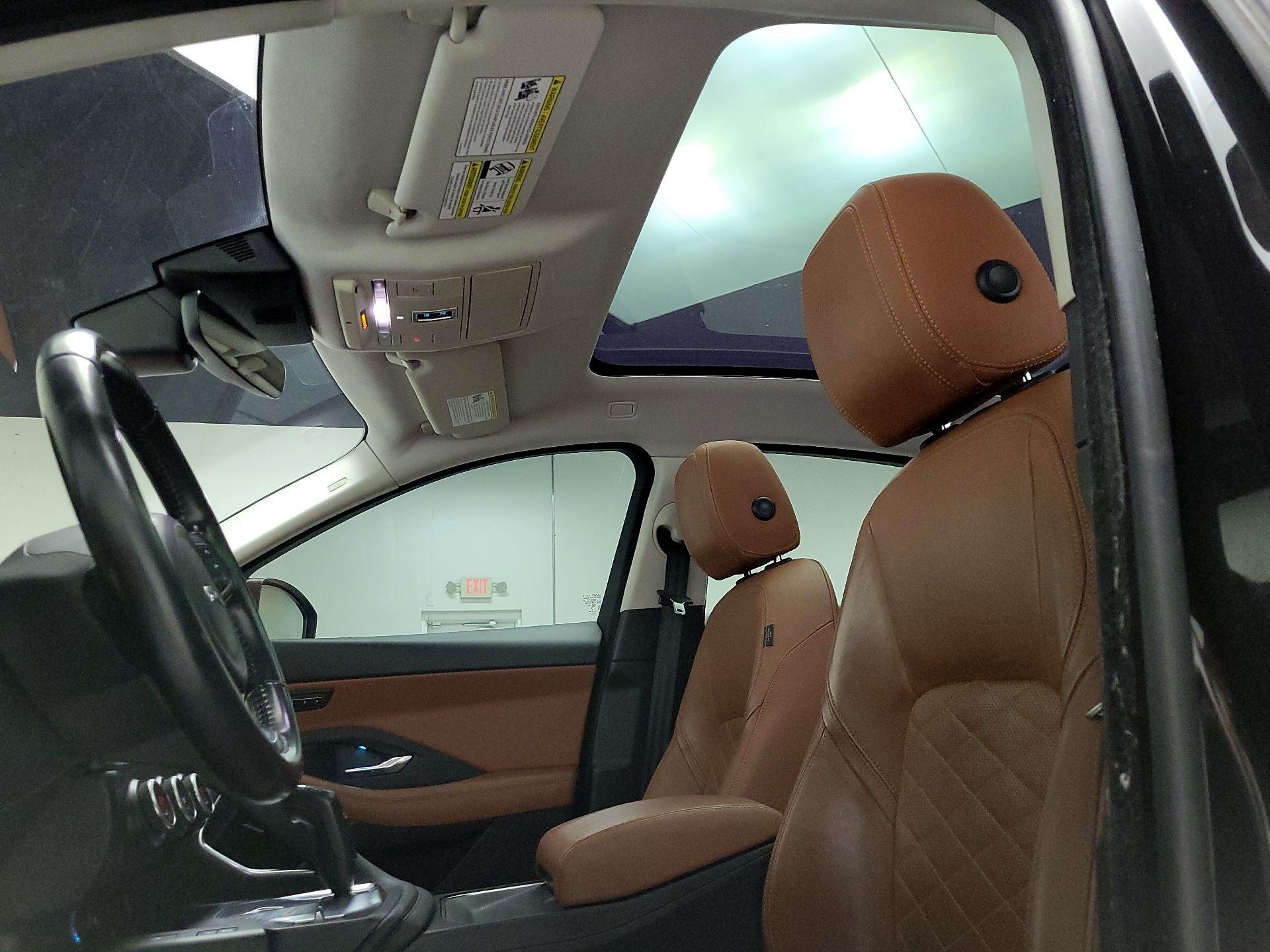 Thumbnail: 2019 Jaguar E-Pace - 20