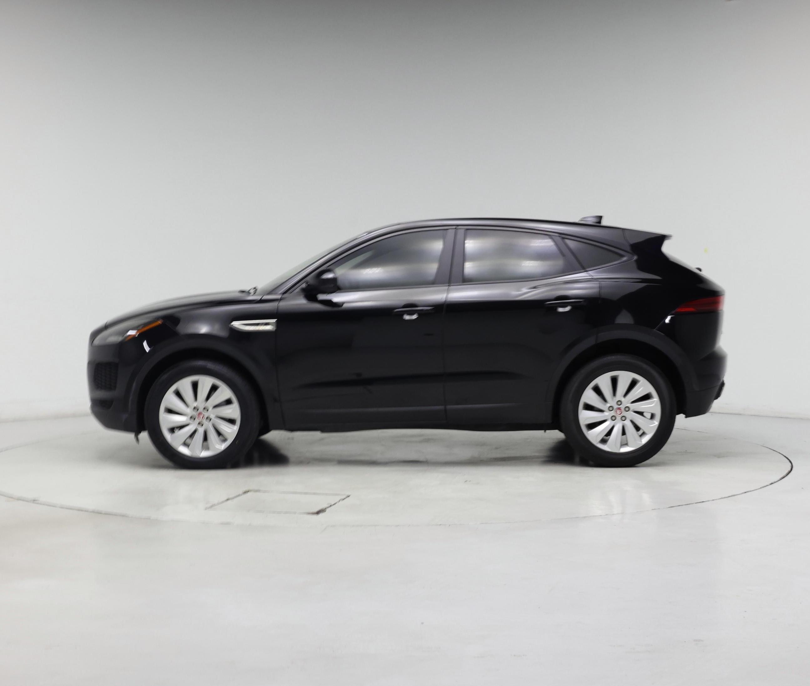 Thumbnail: 2019 Jaguar E-Pace - 3