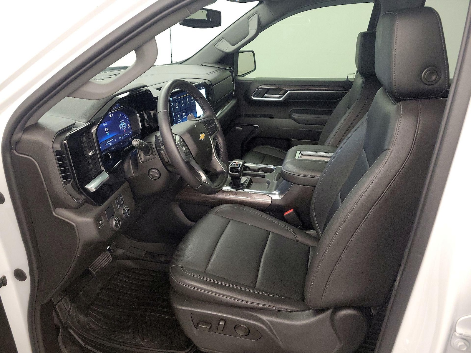 2022 Chevrolet Silverado 1500 LTZ - Photo 12