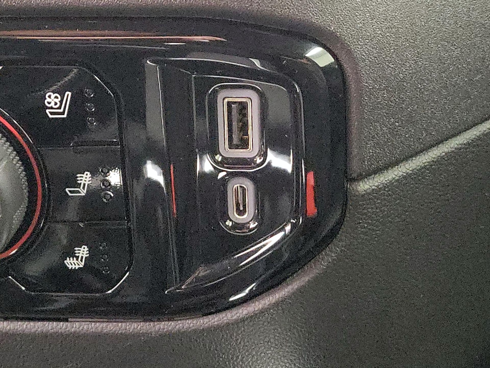 2022 Chevrolet Silverado 1500 LTZ - Photo 19