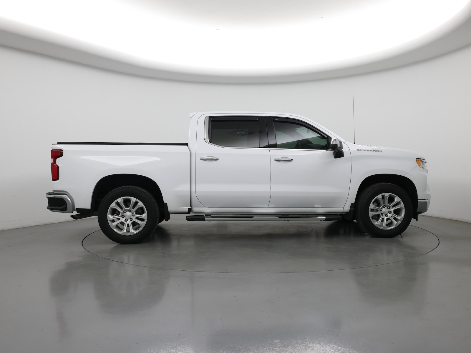 2022 Chevrolet Silverado 1500 LTZ - Photo 8