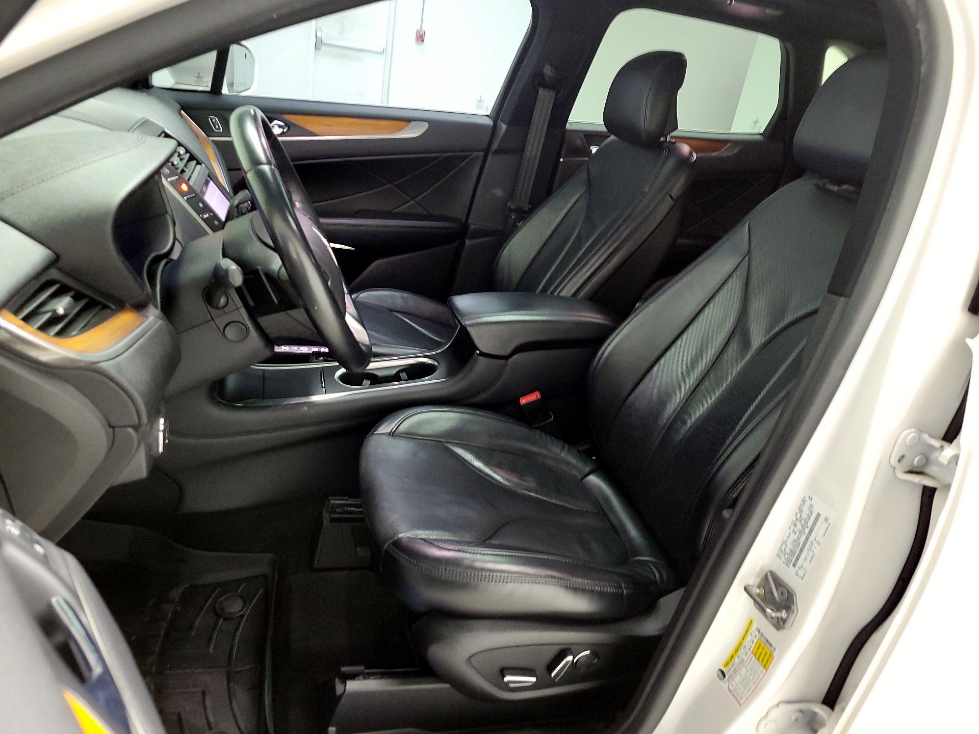 Thumbnail: 2019 Lincoln MKC - 11