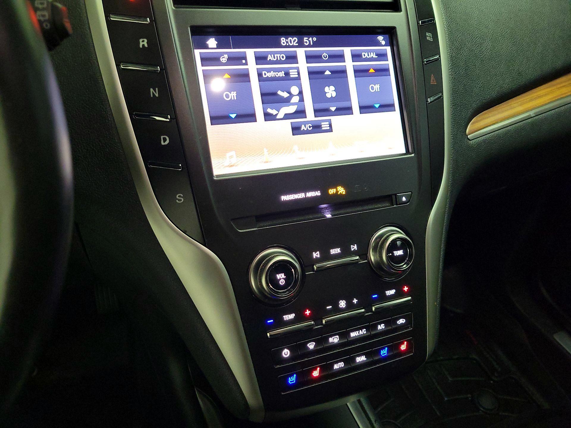 Thumbnail: 2019 Lincoln MKC - 17