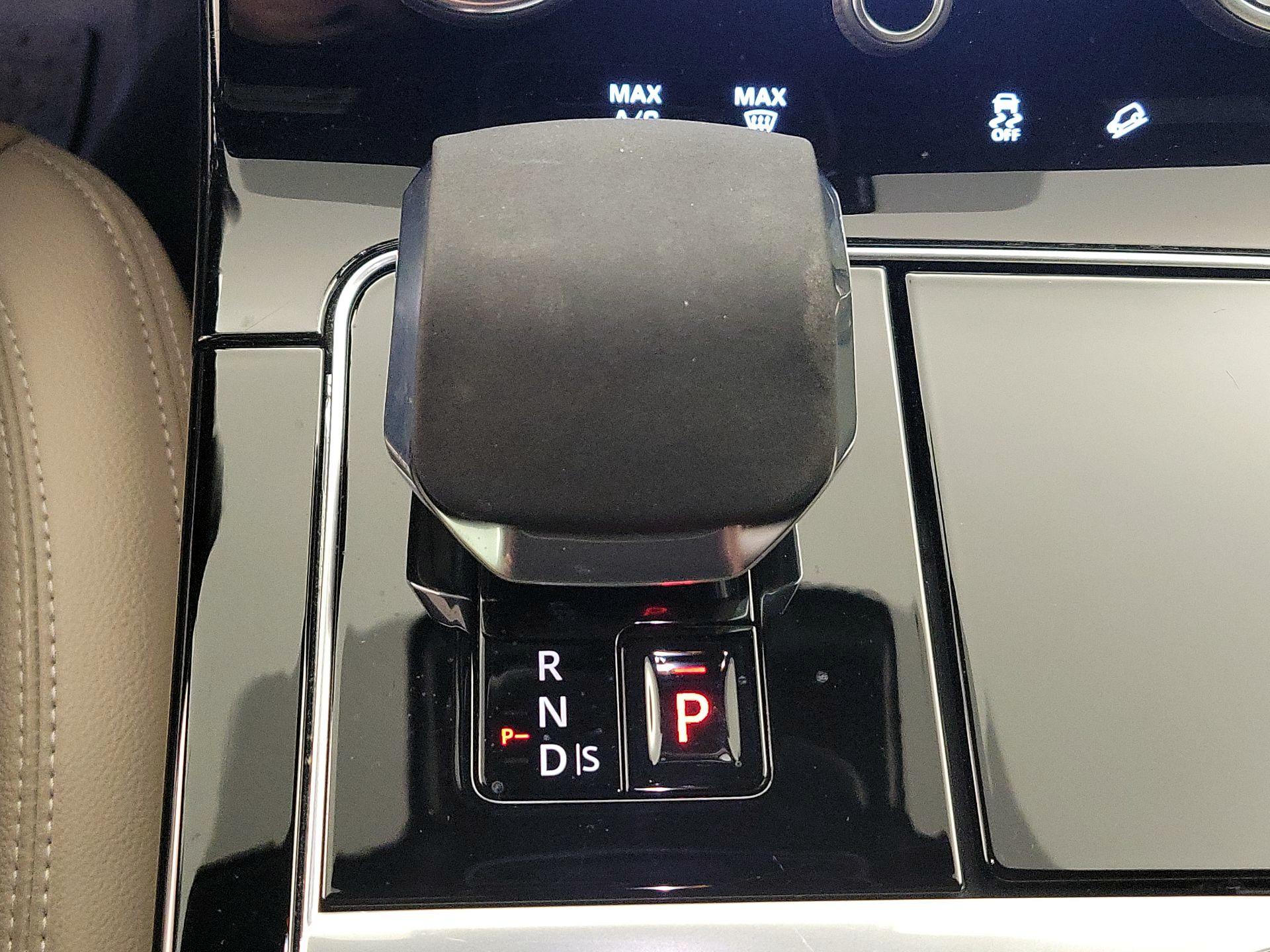 Thumbnail: 2023 Land Rover Range Rover Velar - 18