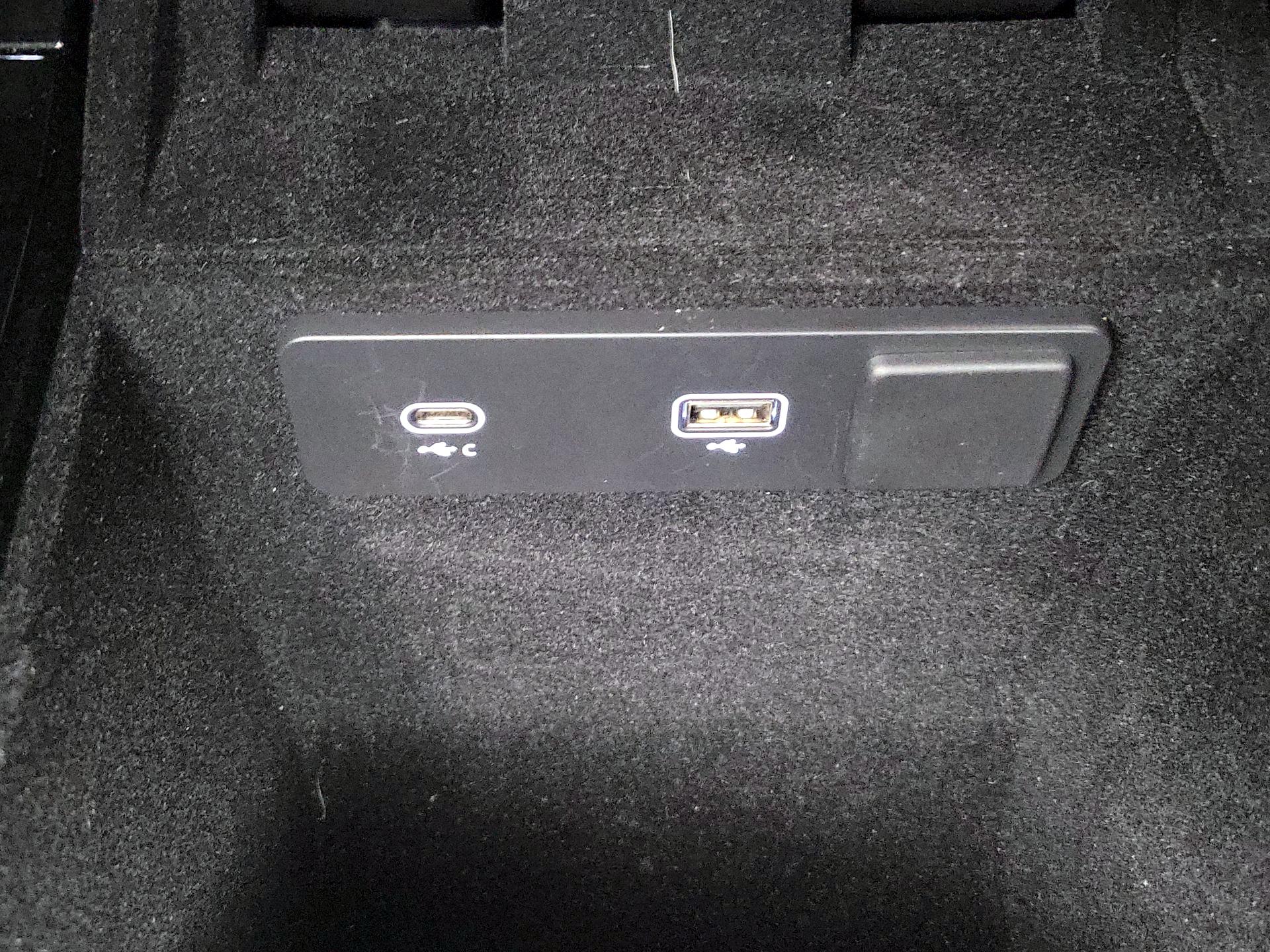 Thumbnail: 2023 Land Rover Range Rover Velar - 19